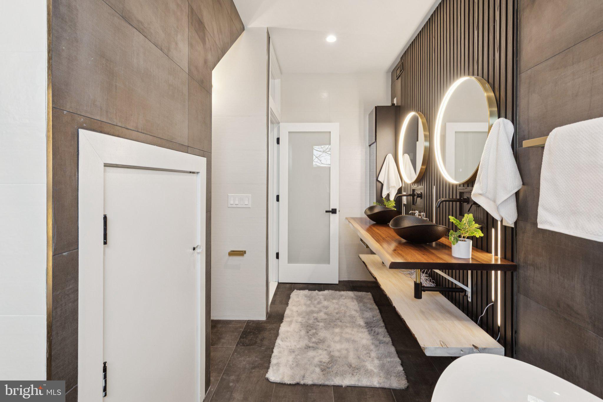 POINT BREEZE - Residential