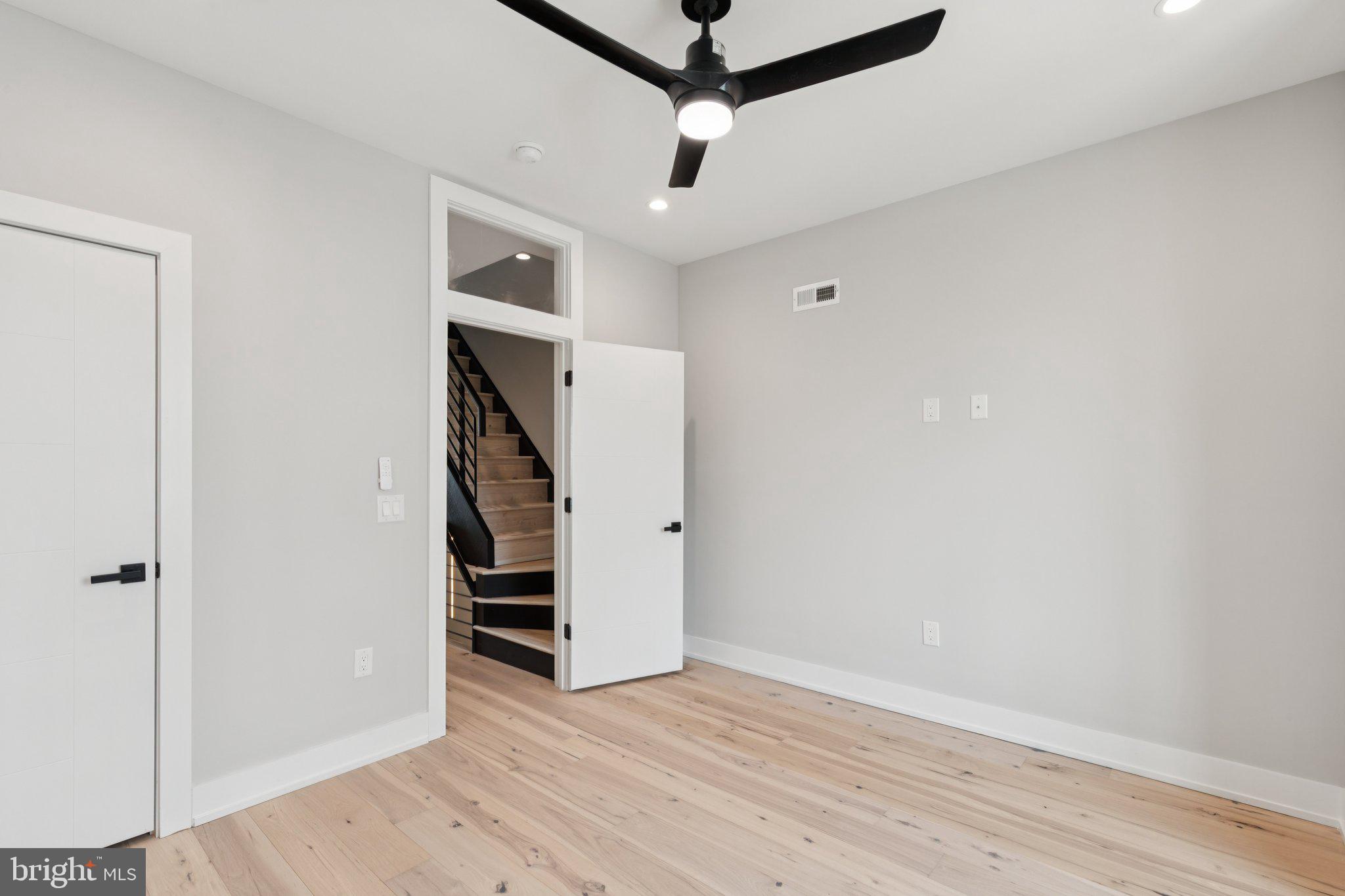 POINT BREEZE - Residential