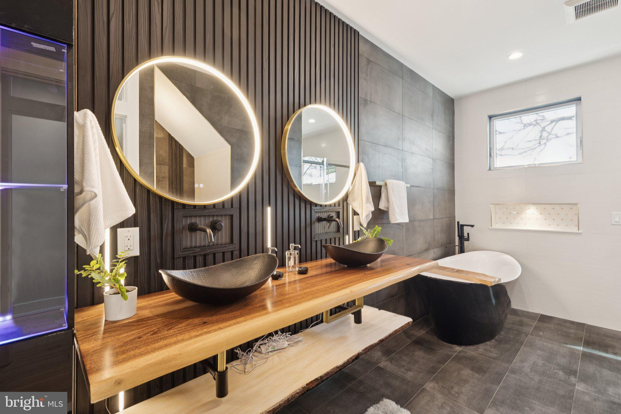 POINT BREEZE - Residential