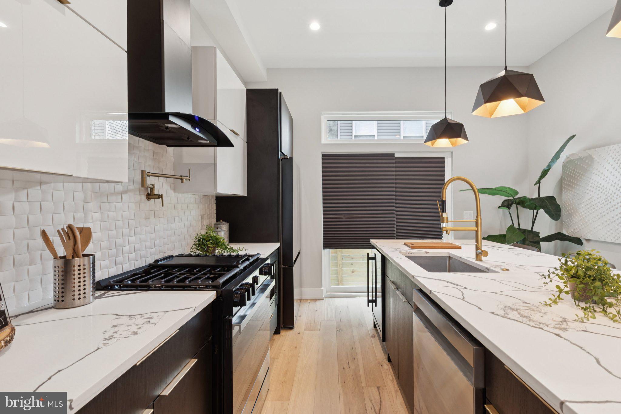 POINT BREEZE - Residential