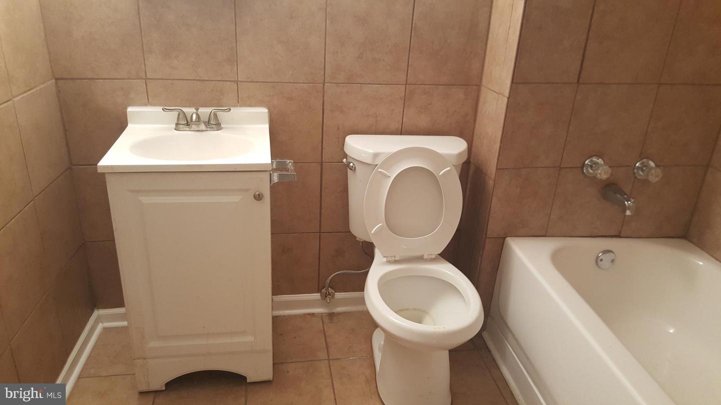 ST CHARLES SUB - SHEFFIELD - Residential Lease