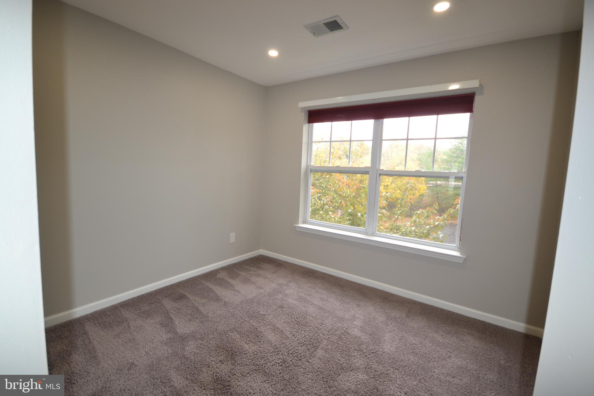 DRESHER WOODS - Residential Lease