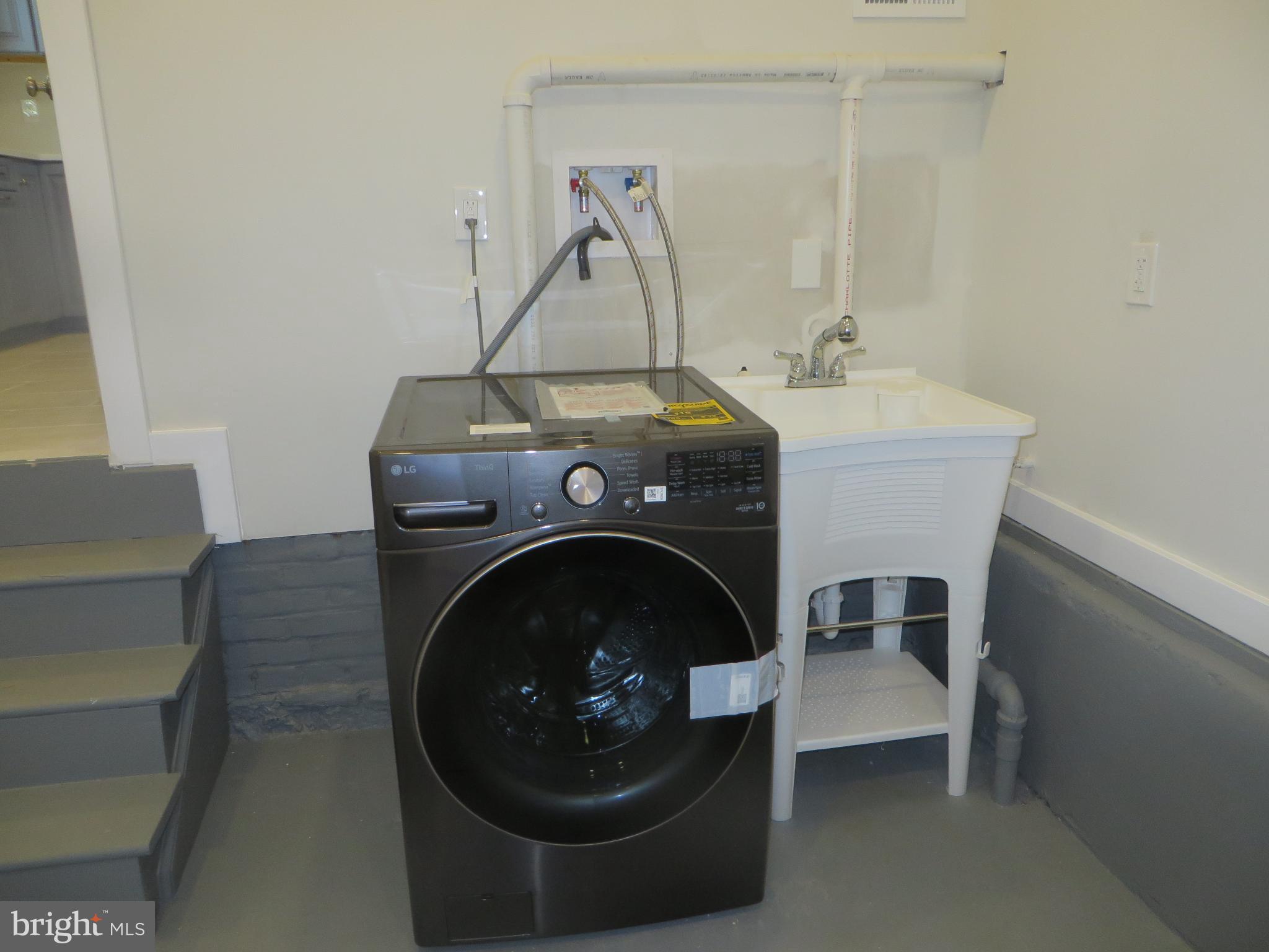 FIVE OAKS ESTATES - Residential