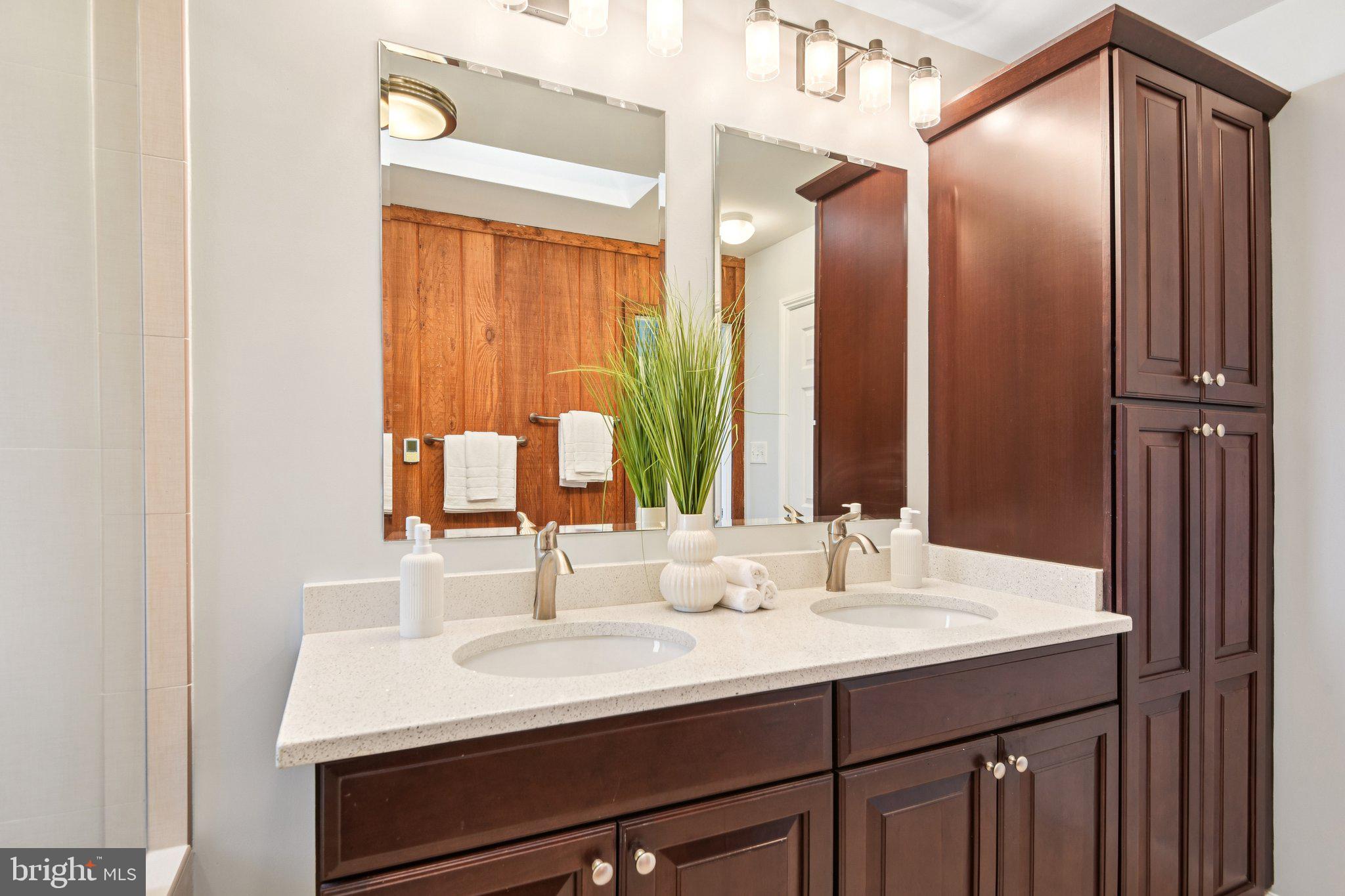 ROSSLYN MEWS - Residential