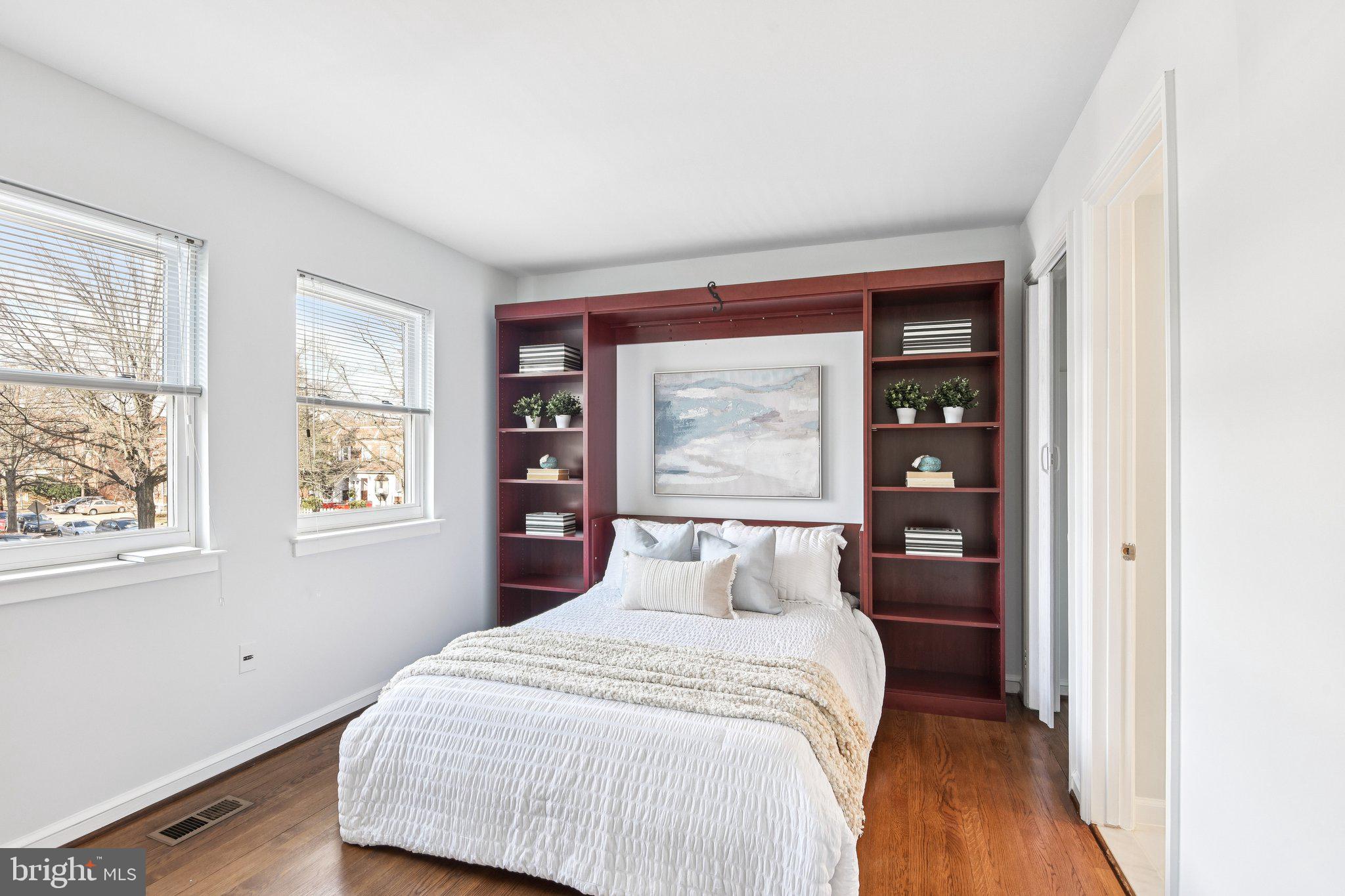 ROSSLYN MEWS - Residential