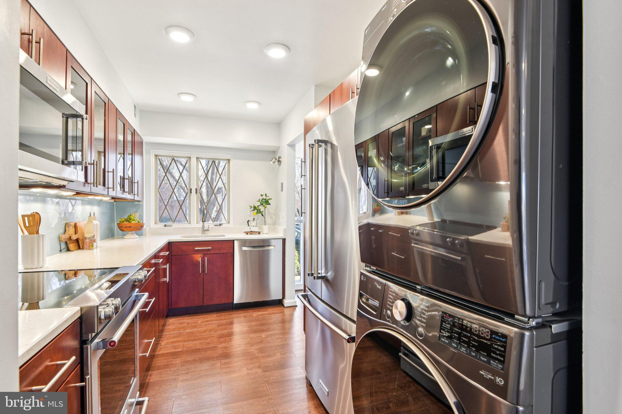 ROSSLYN MEWS - Residential