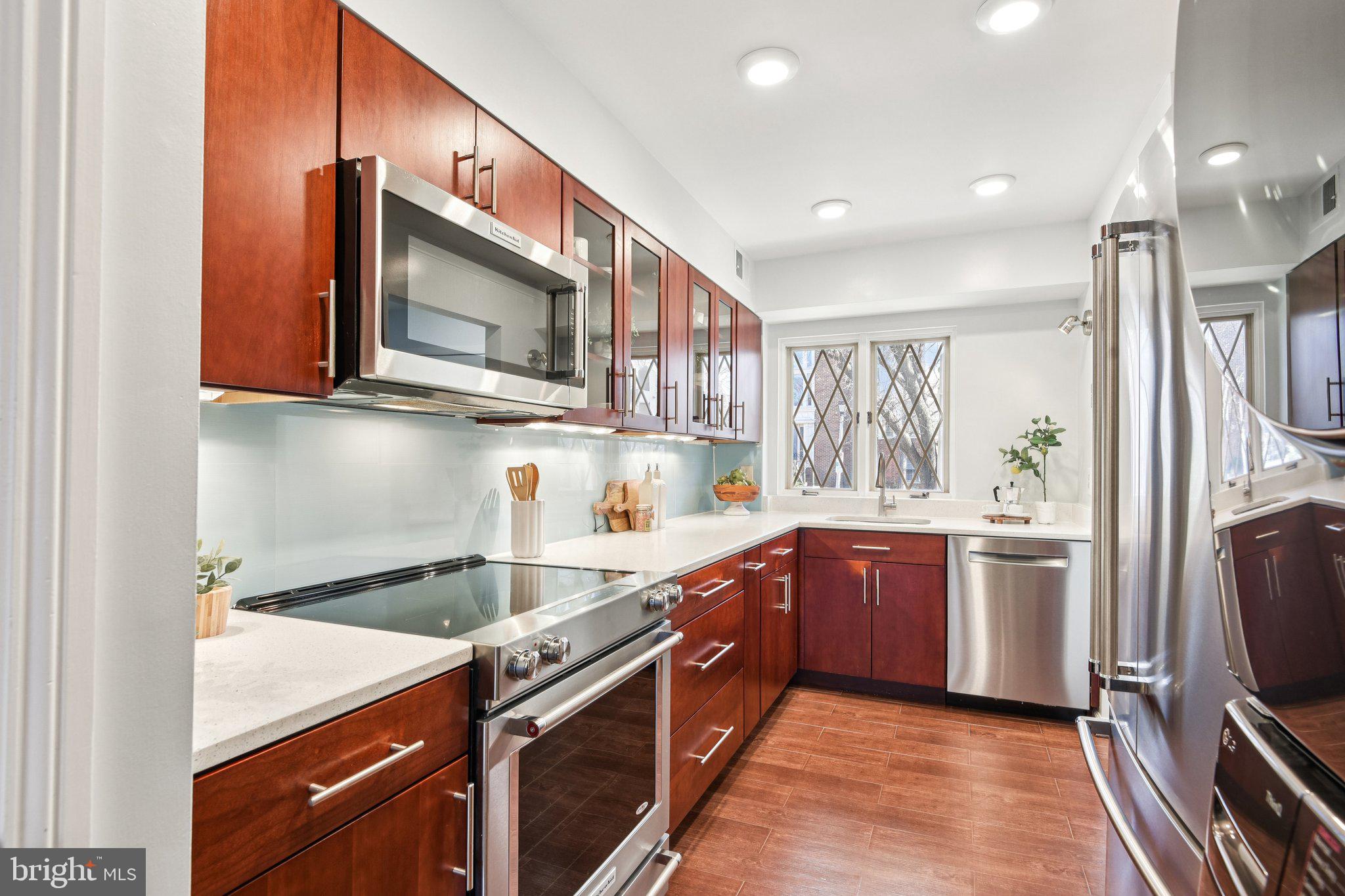 ROSSLYN MEWS - Residential