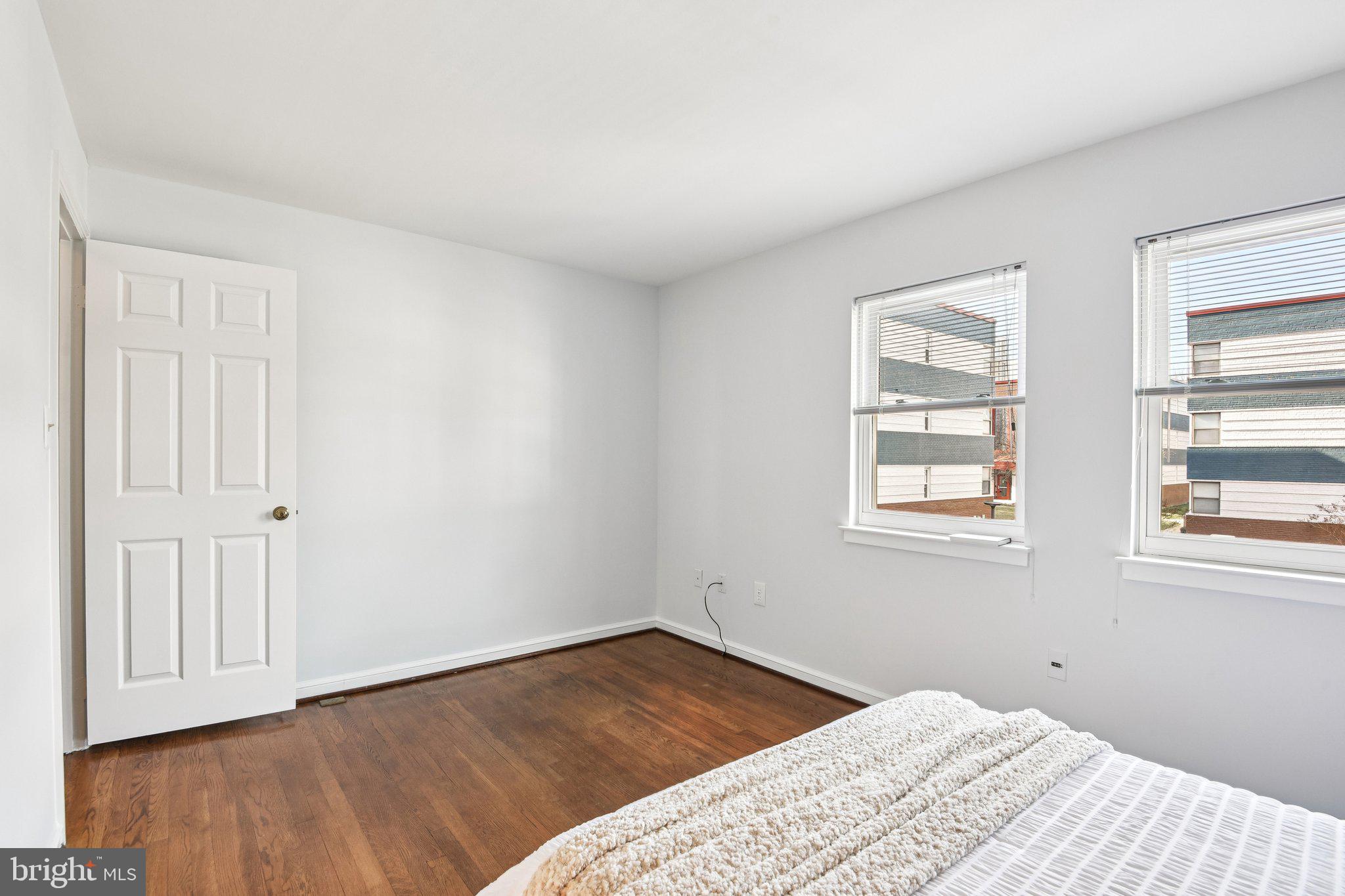 ROSSLYN MEWS - Residential