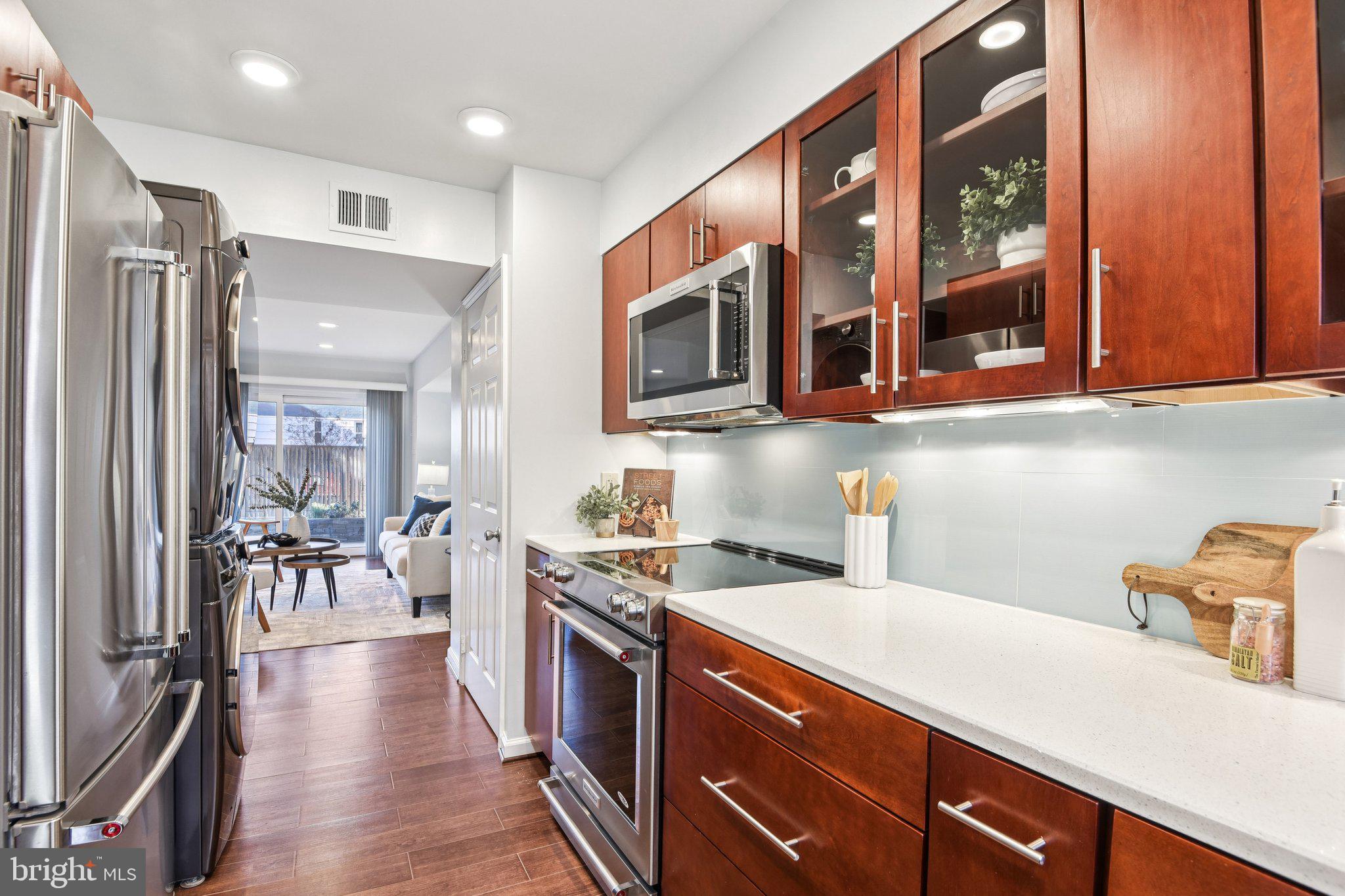 ROSSLYN MEWS - Residential