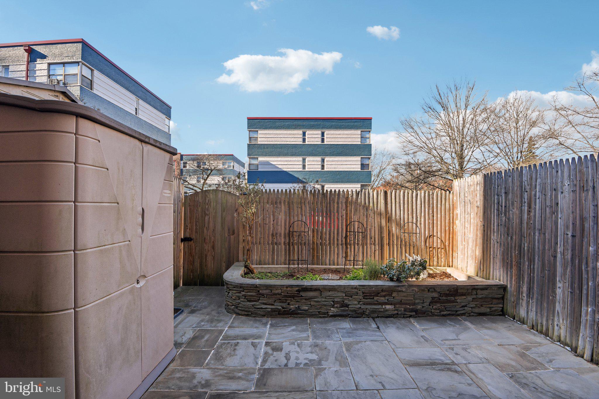 ROSSLYN MEWS - Residential
