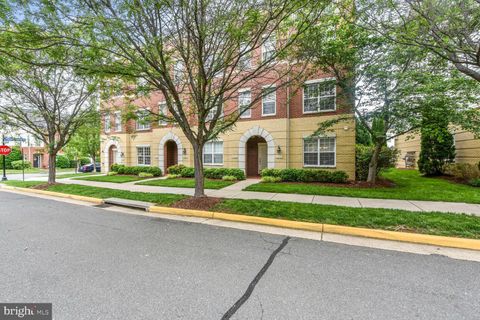 43590 HAMPSHIRE CROSSING SQUARE LEESBURG VA 20176