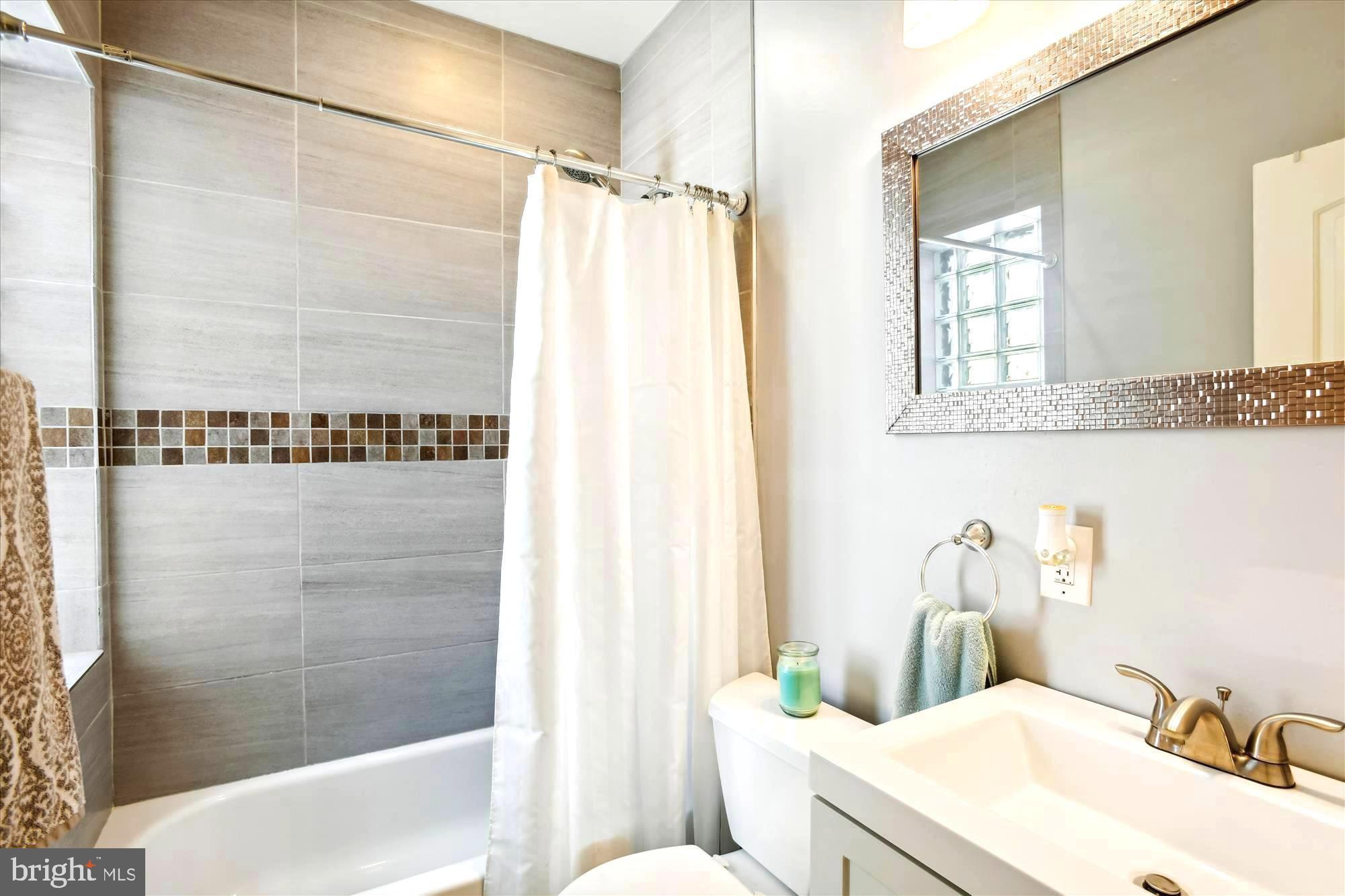 GREEKTOWN - Residential