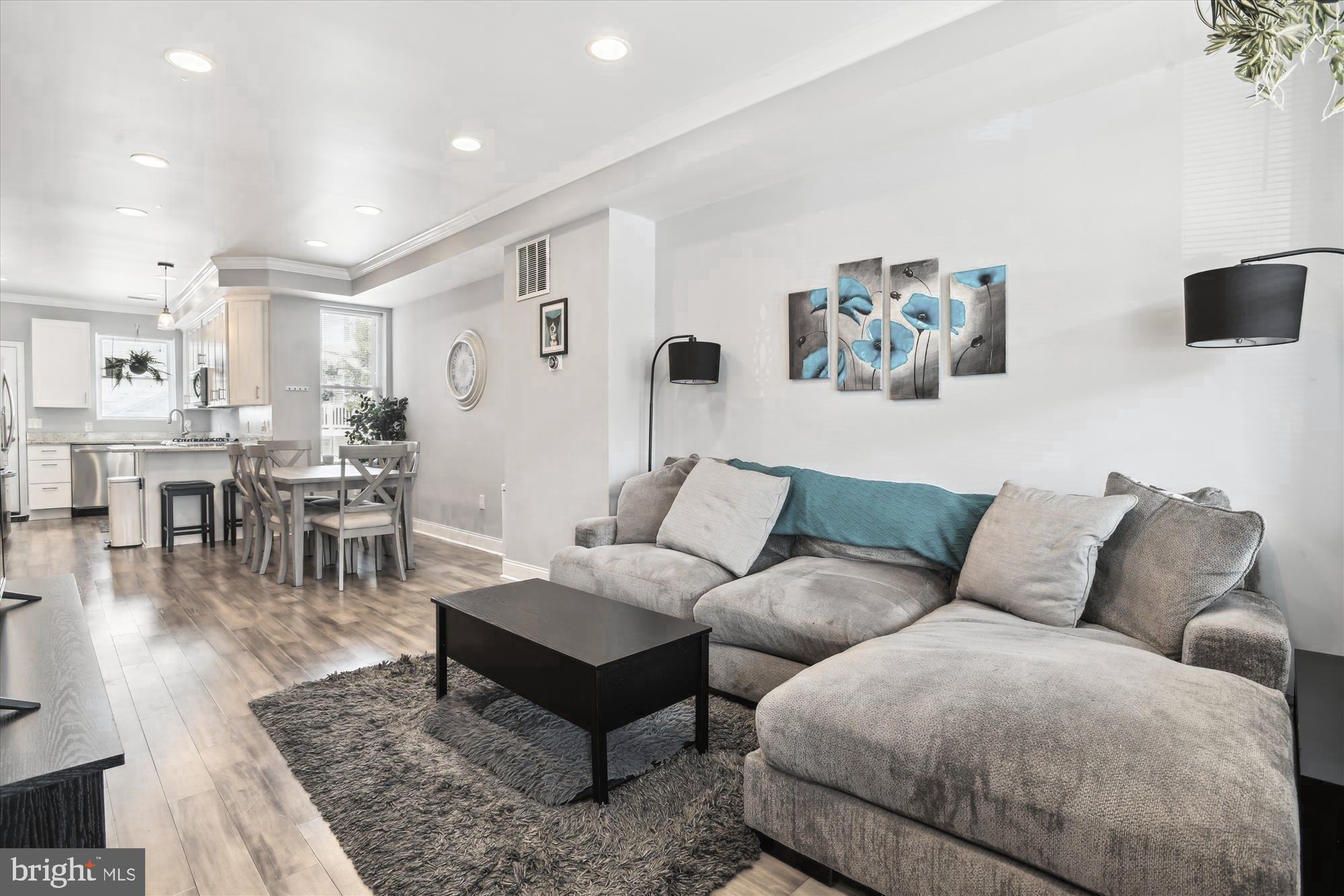 GREEKTOWN - Residential