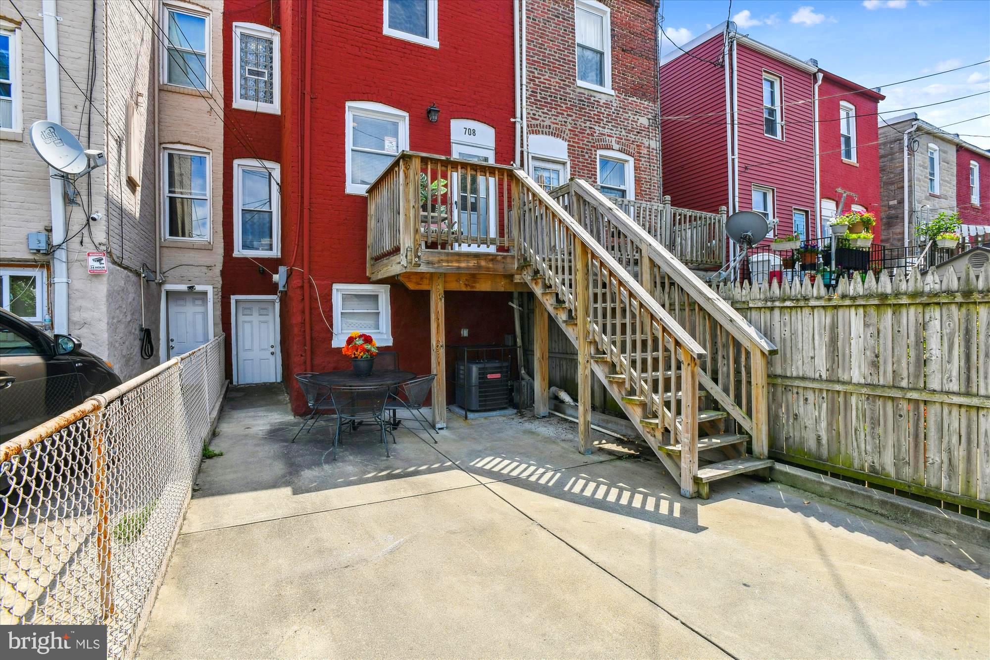 GREEKTOWN - Residential