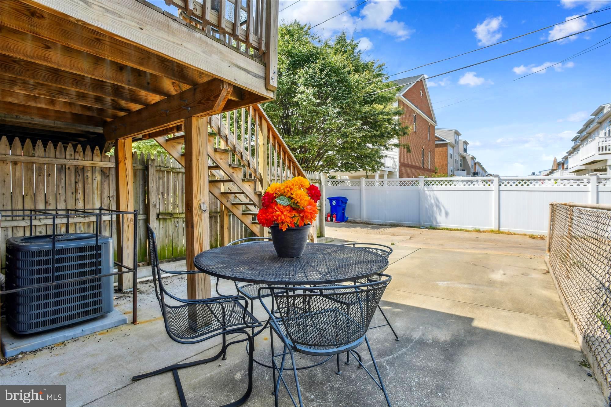 GREEKTOWN - Residential