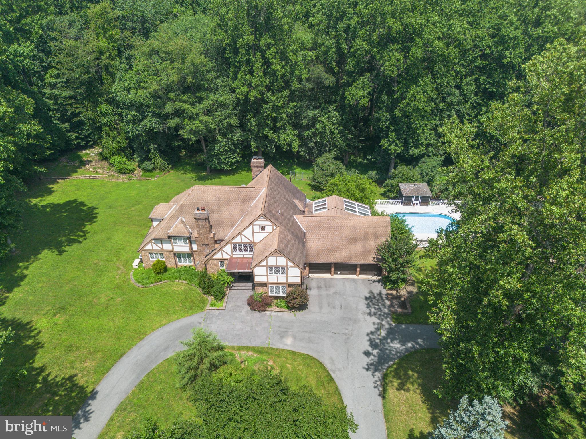 900 TUCKER LANE
