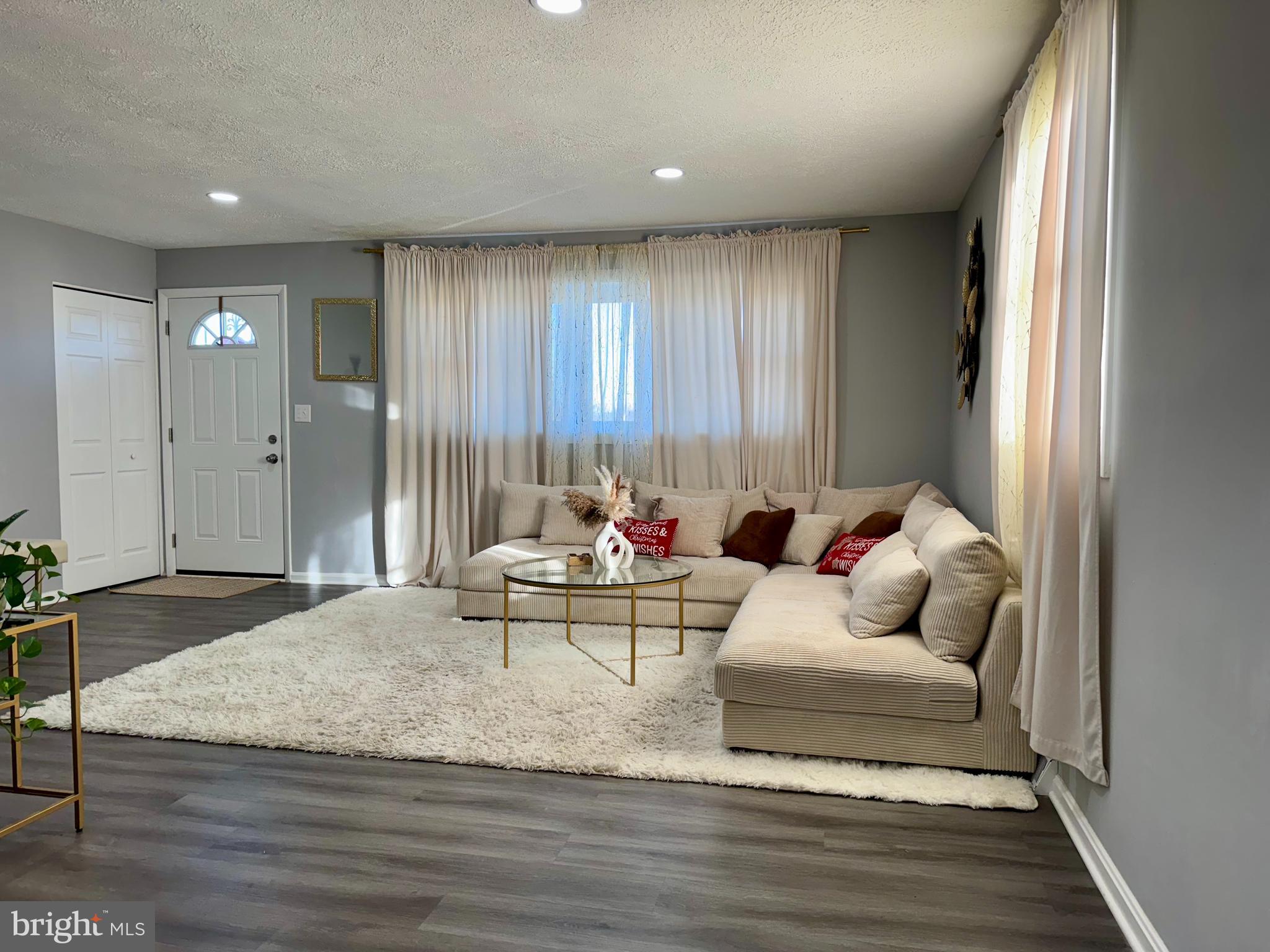 WINDSOR - Residential