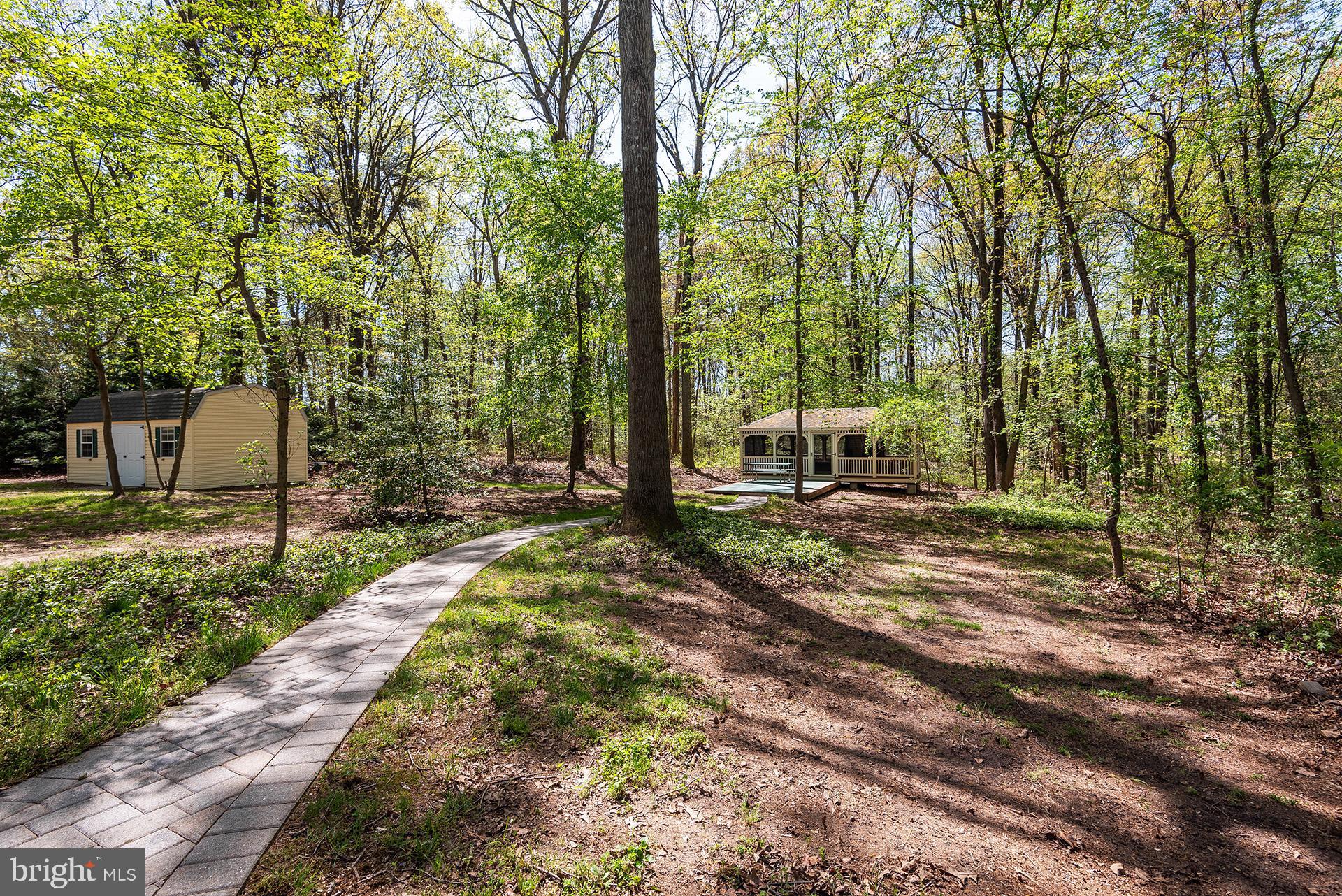 SCARLET OAKS - Residential