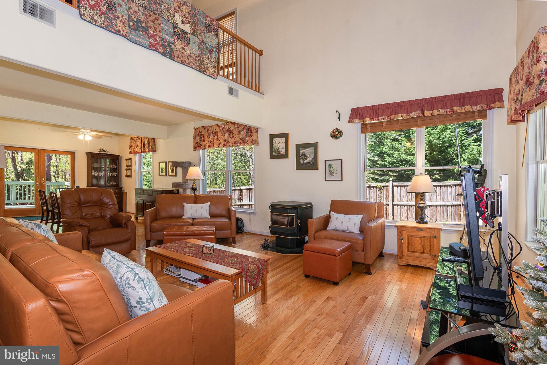 SCARLET OAKS - Residential