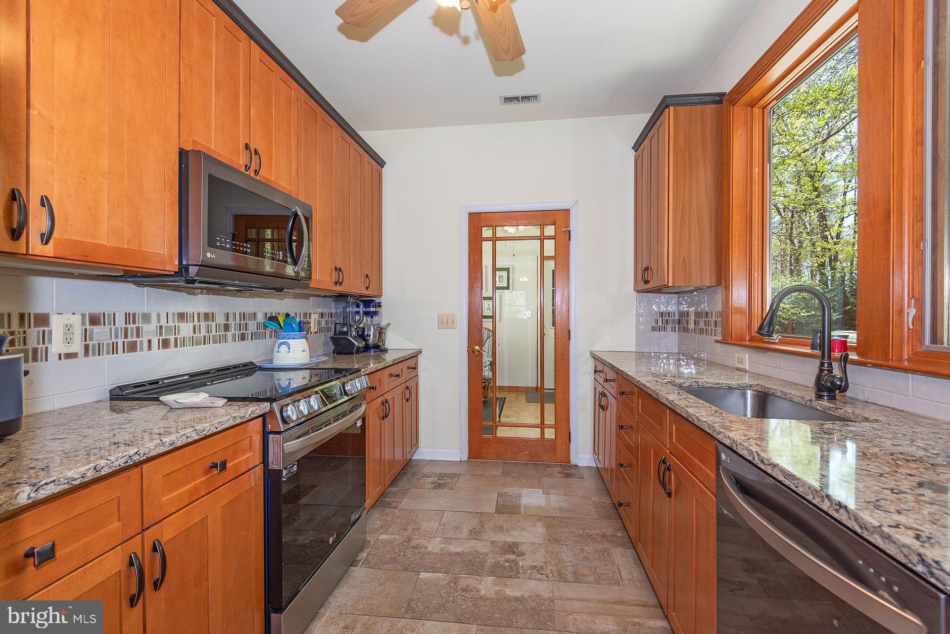 SCARLET OAKS - Residential