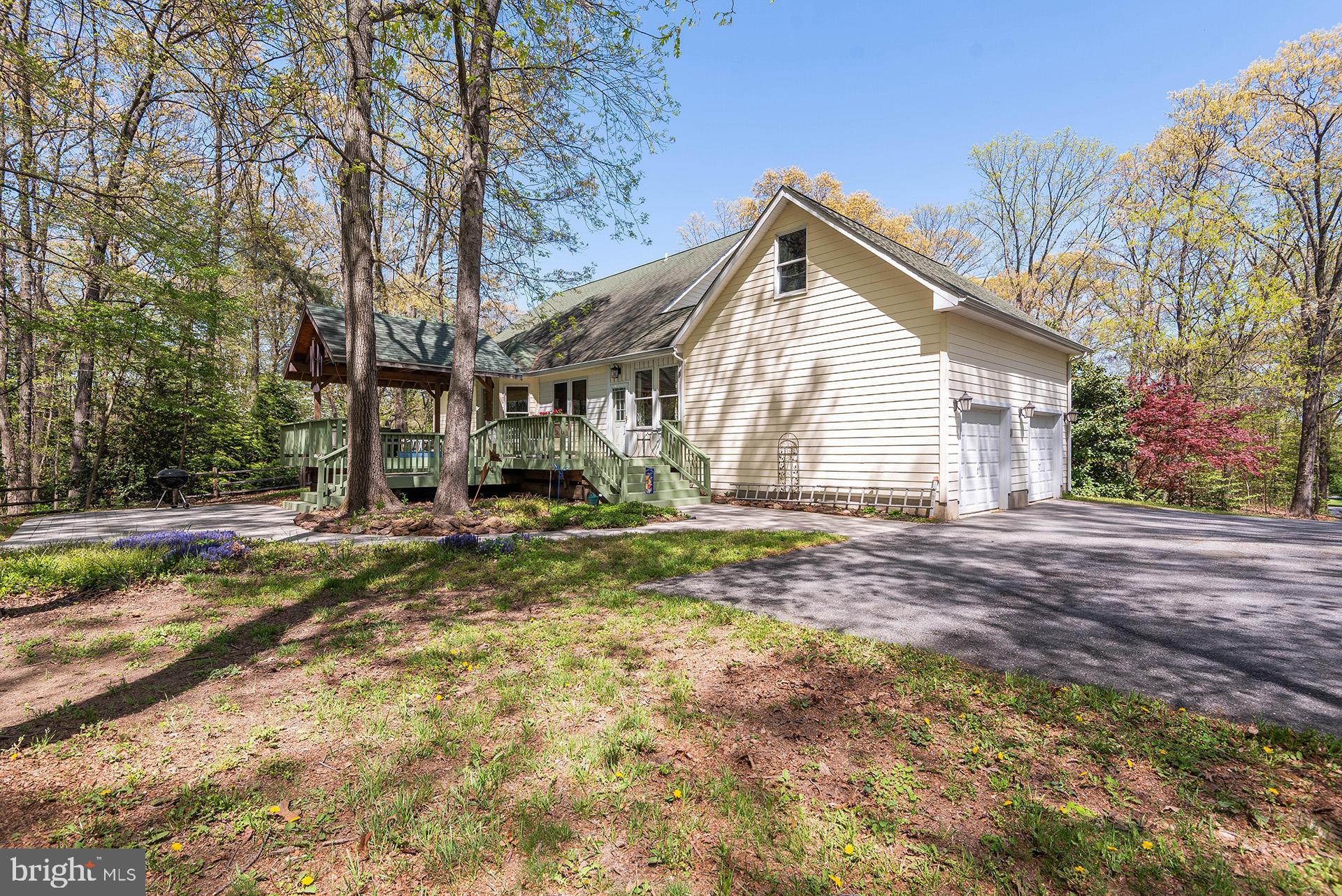 SCARLET OAKS - Residential