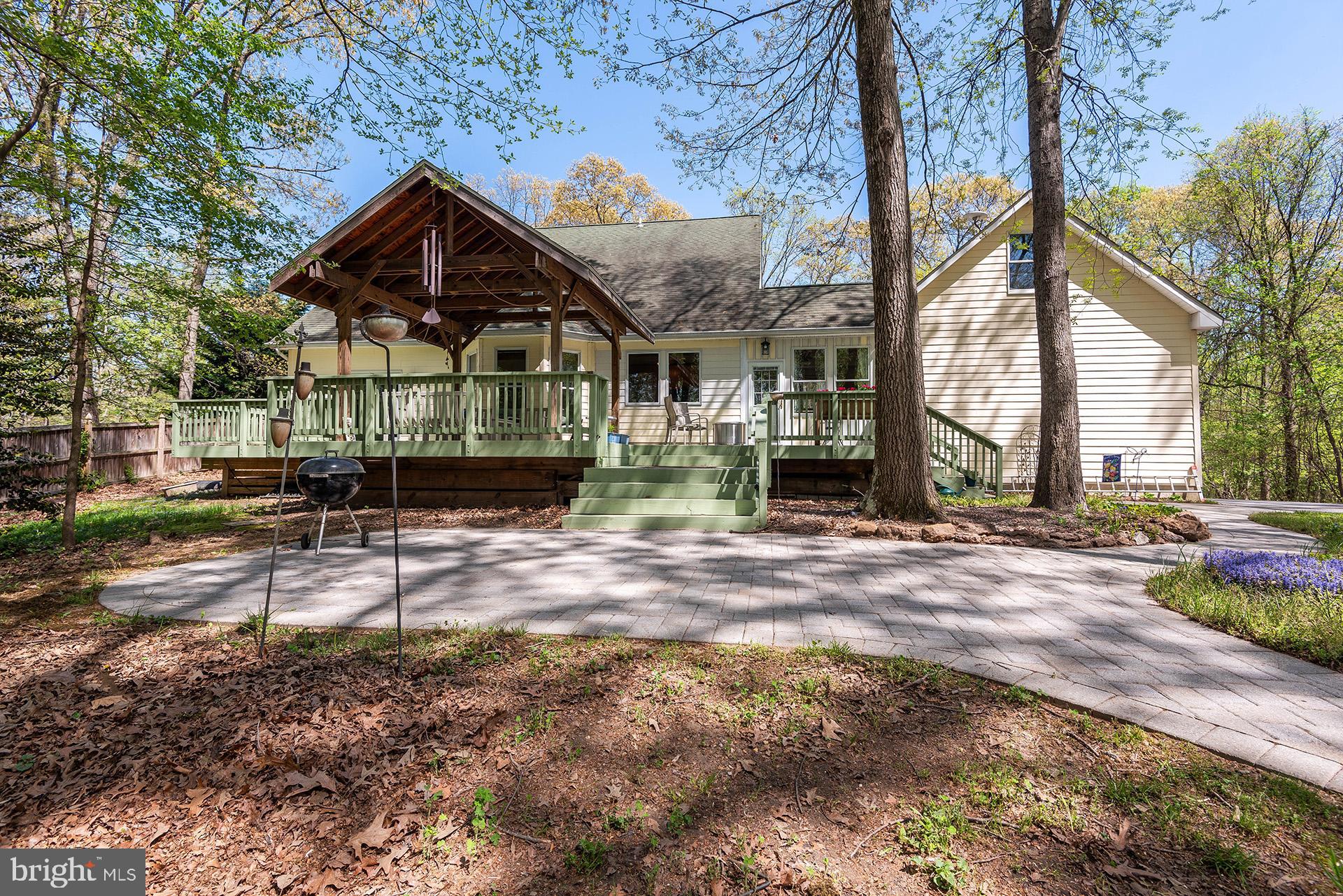 SCARLET OAKS - Residential