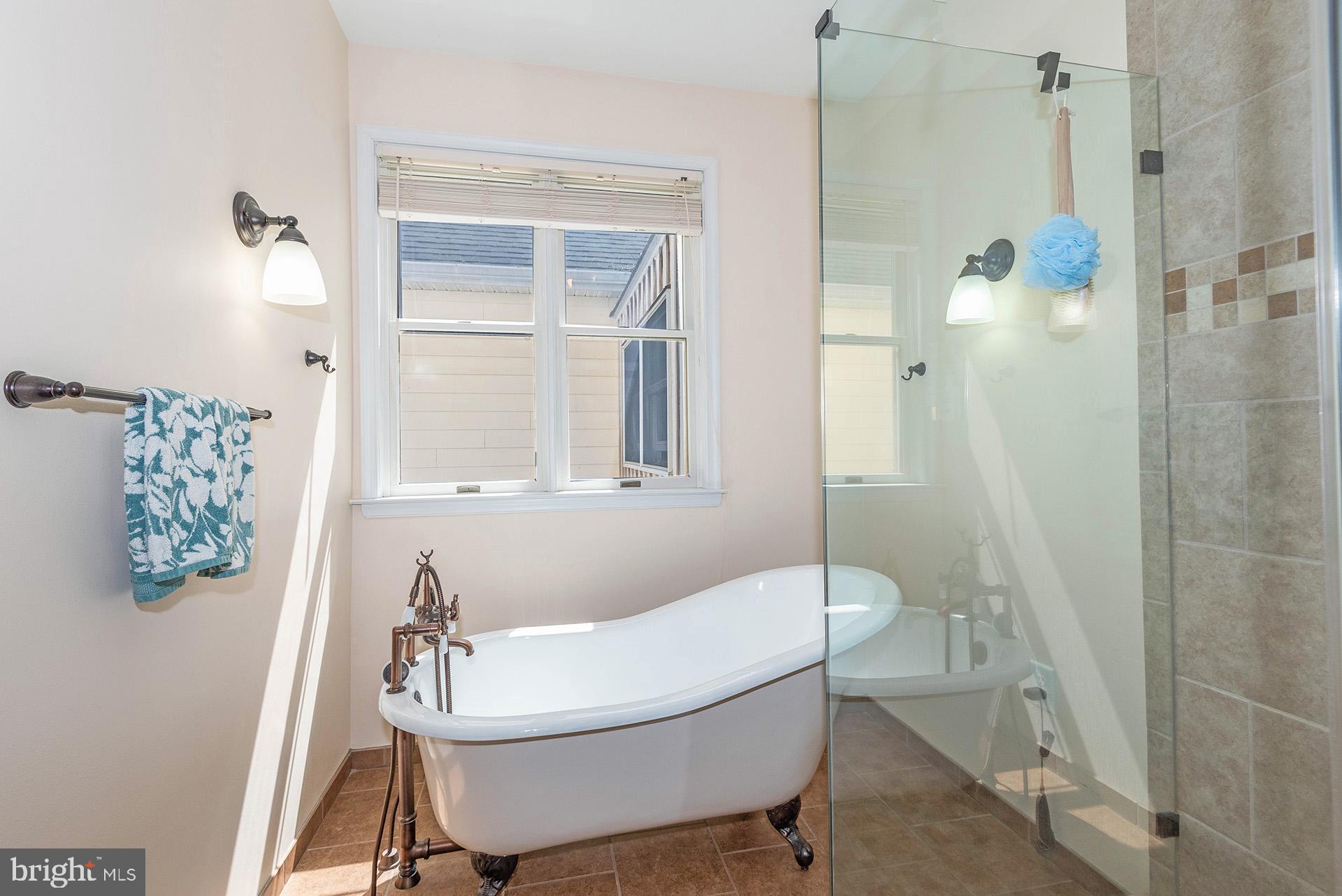 SCARLET OAKS - Residential