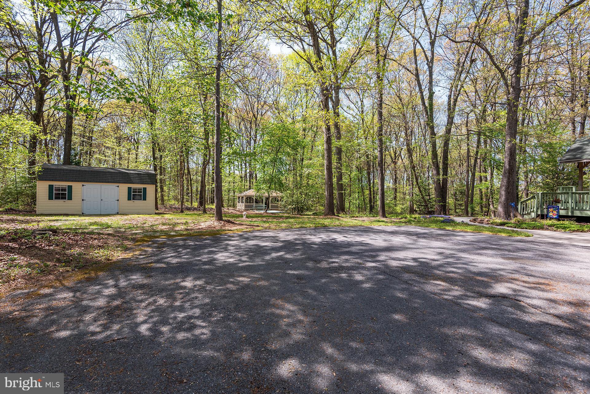 SCARLET OAKS - Residential