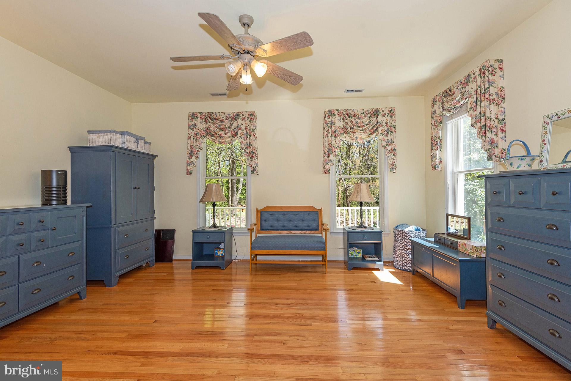 SCARLET OAKS - Residential