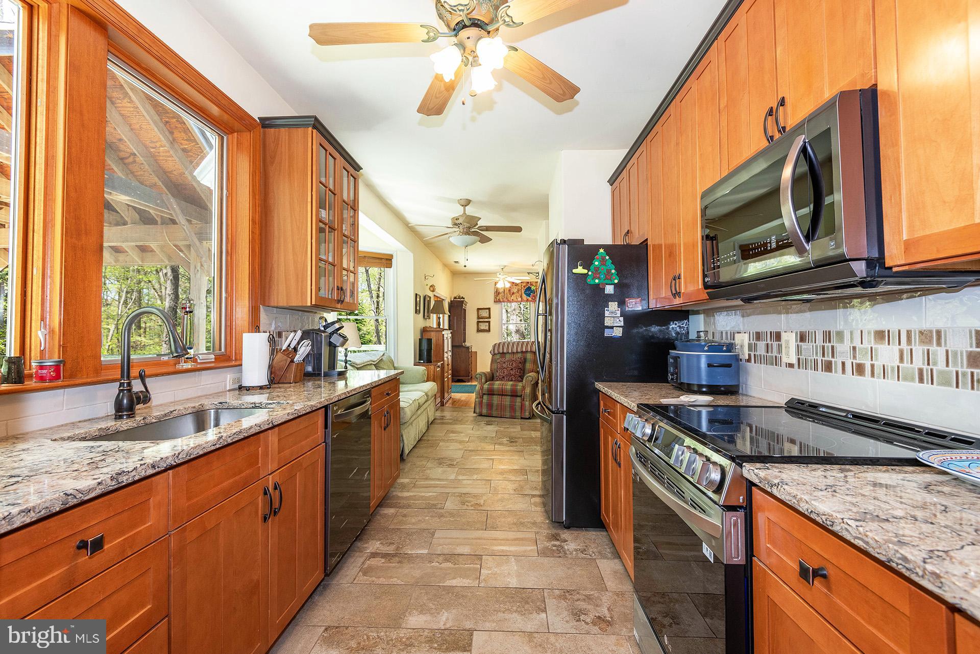 SCARLET OAKS - Residential