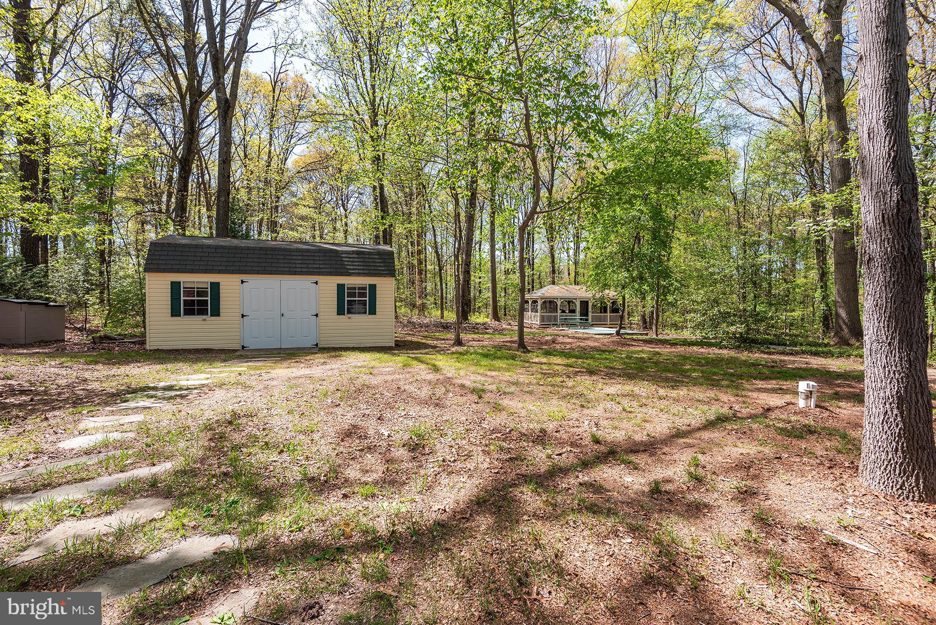 SCARLET OAKS - Residential