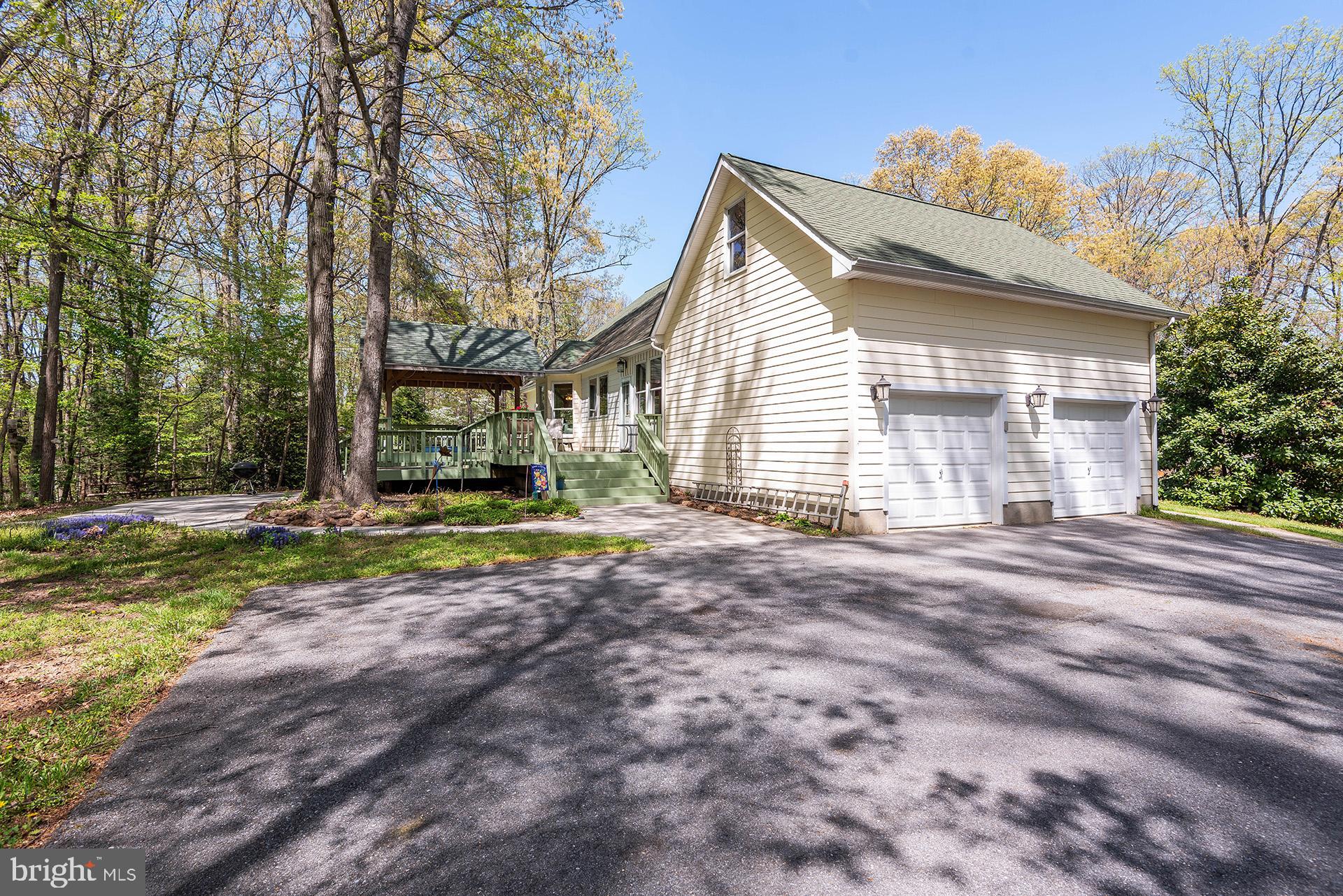 SCARLET OAKS - Residential