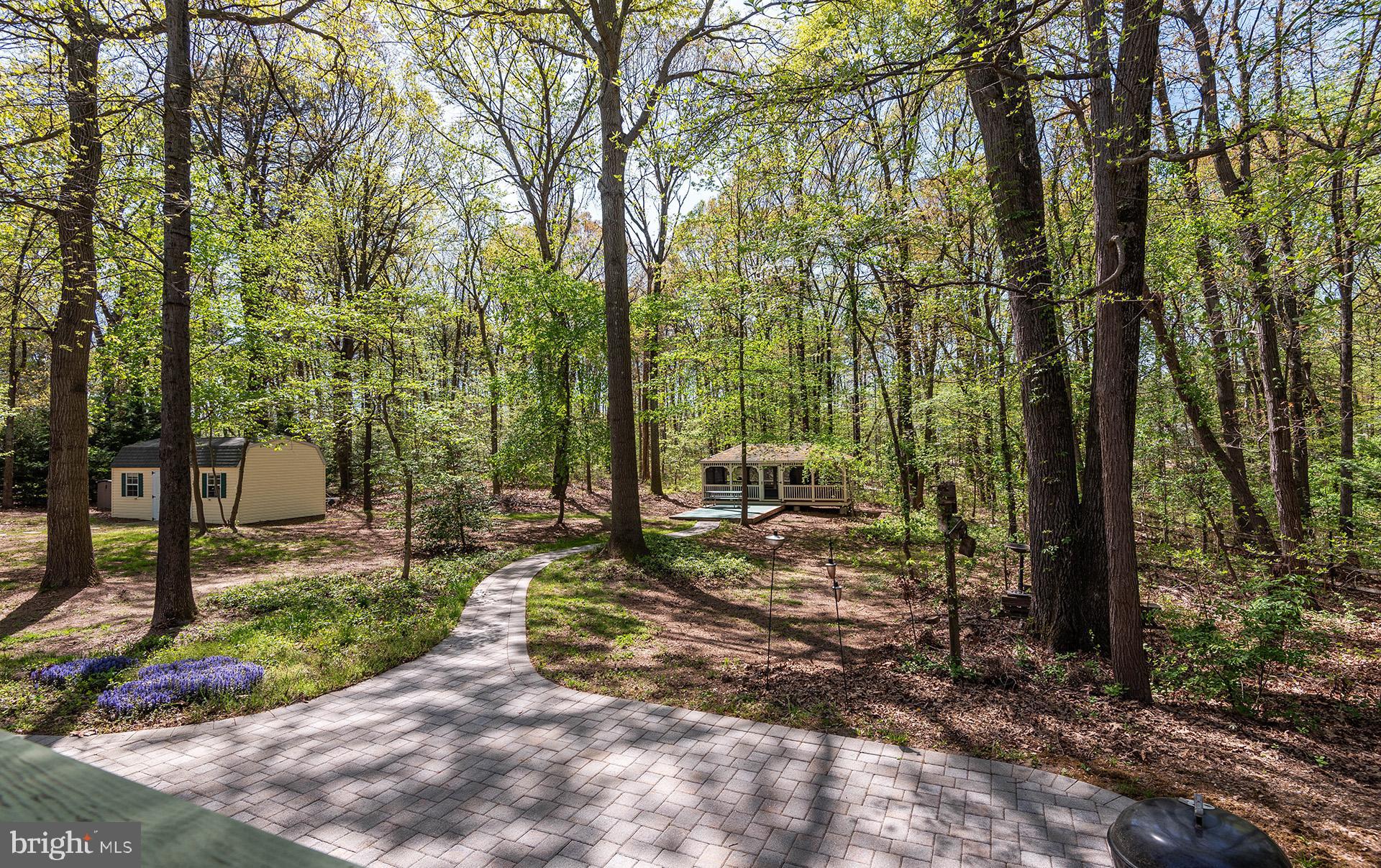 SCARLET OAKS - Residential