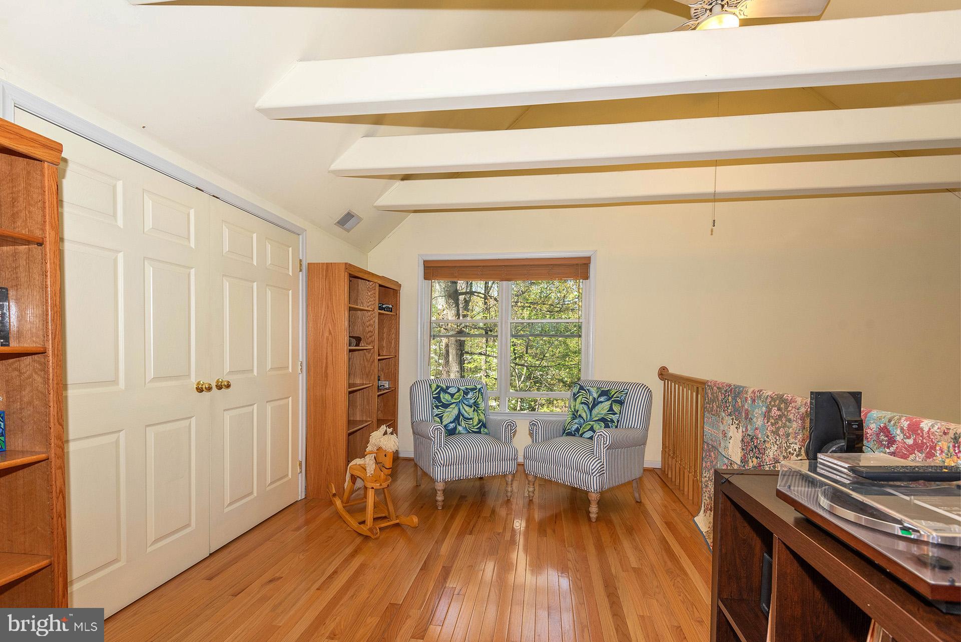 SCARLET OAKS - Residential