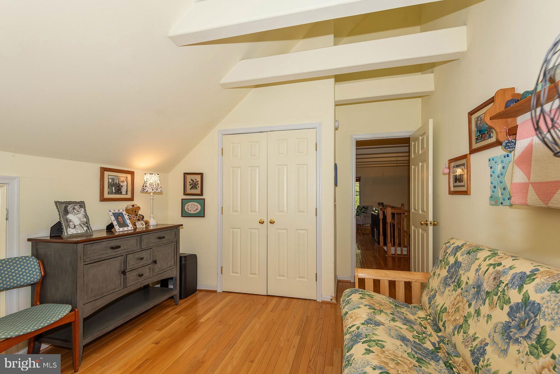 SCARLET OAKS - Residential