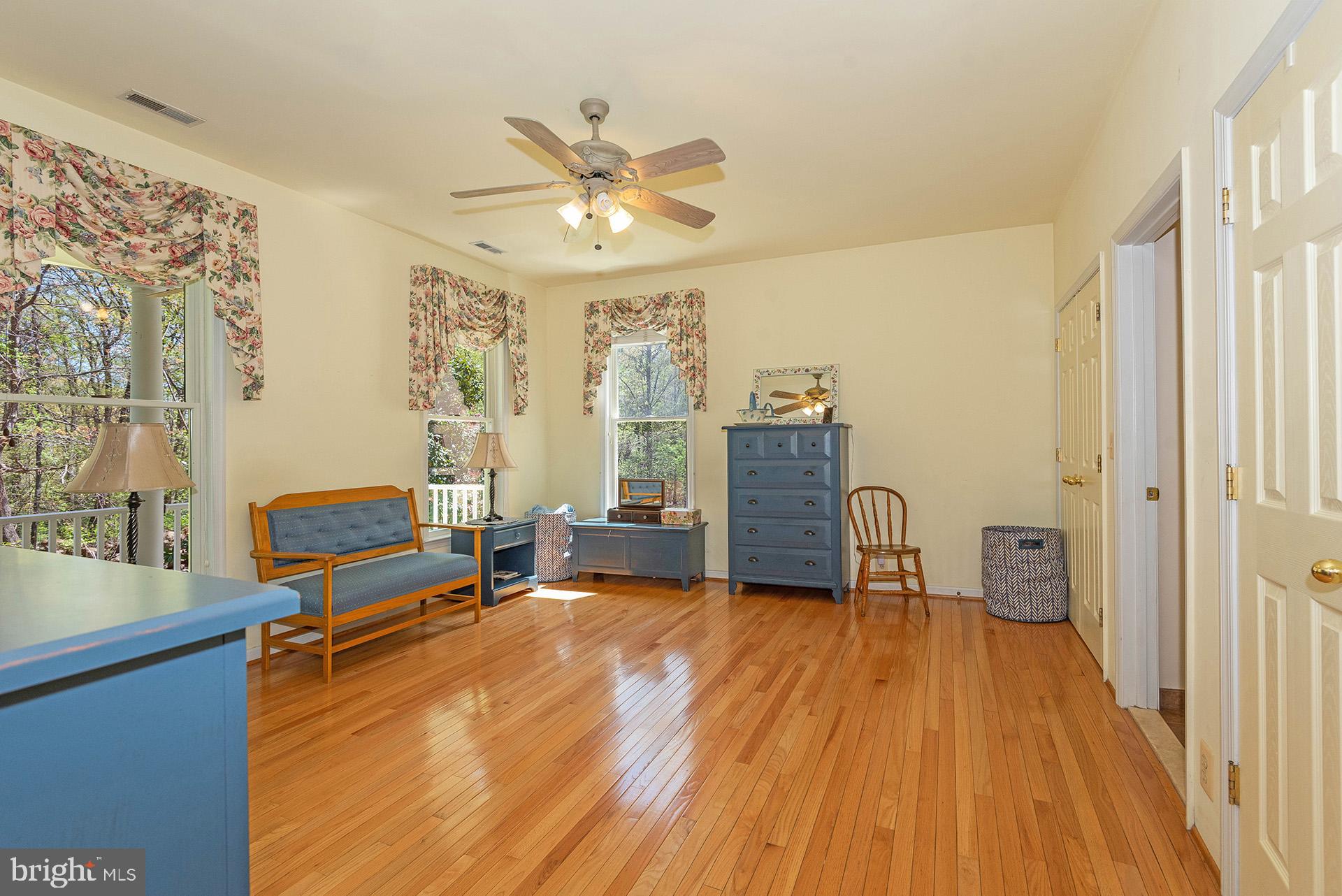 SCARLET OAKS - Residential