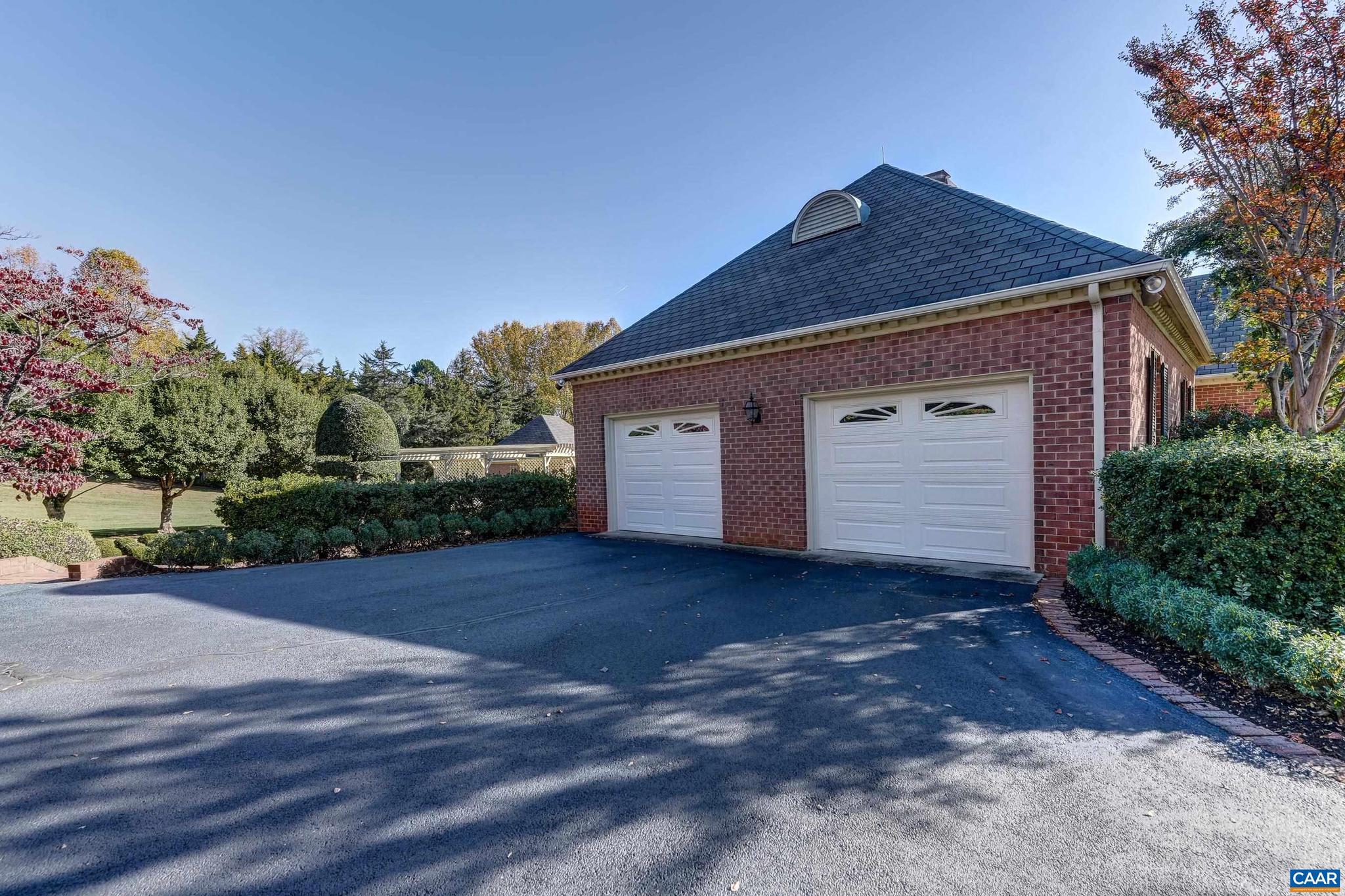 SHADWELL MOUNTAIN - Residential