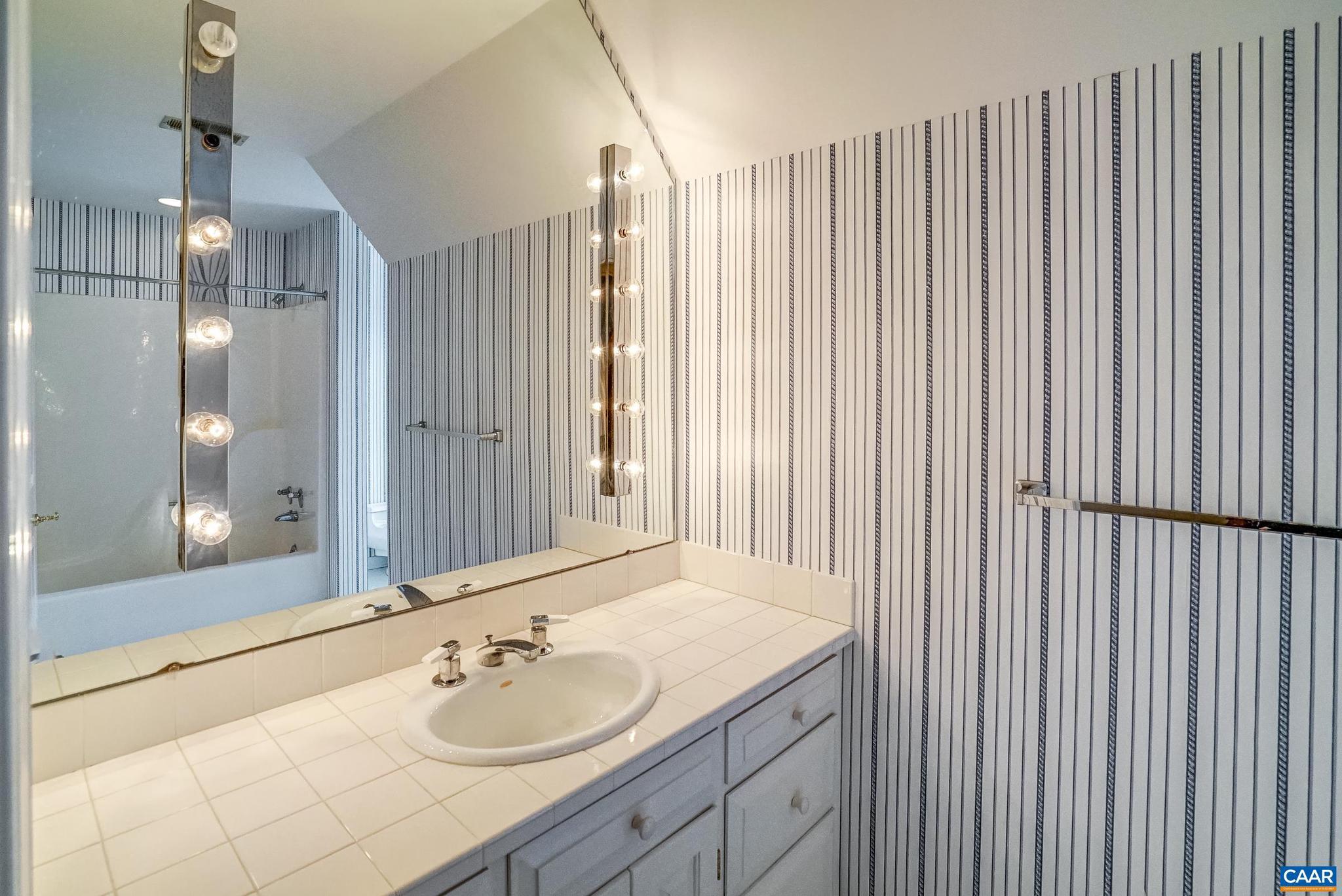 SHADWELL MOUNTAIN - Residential