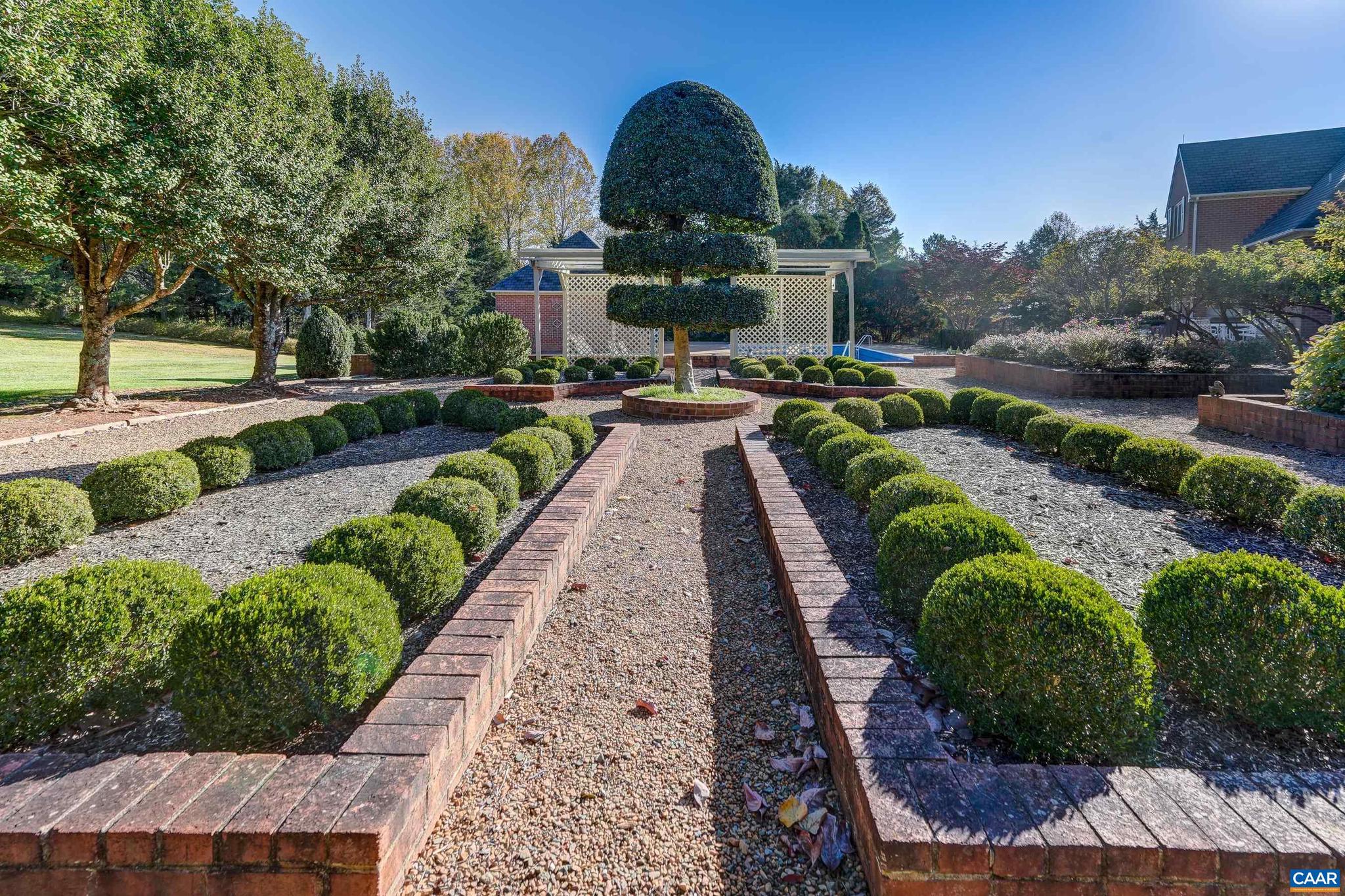 SHADWELL MOUNTAIN - Residential