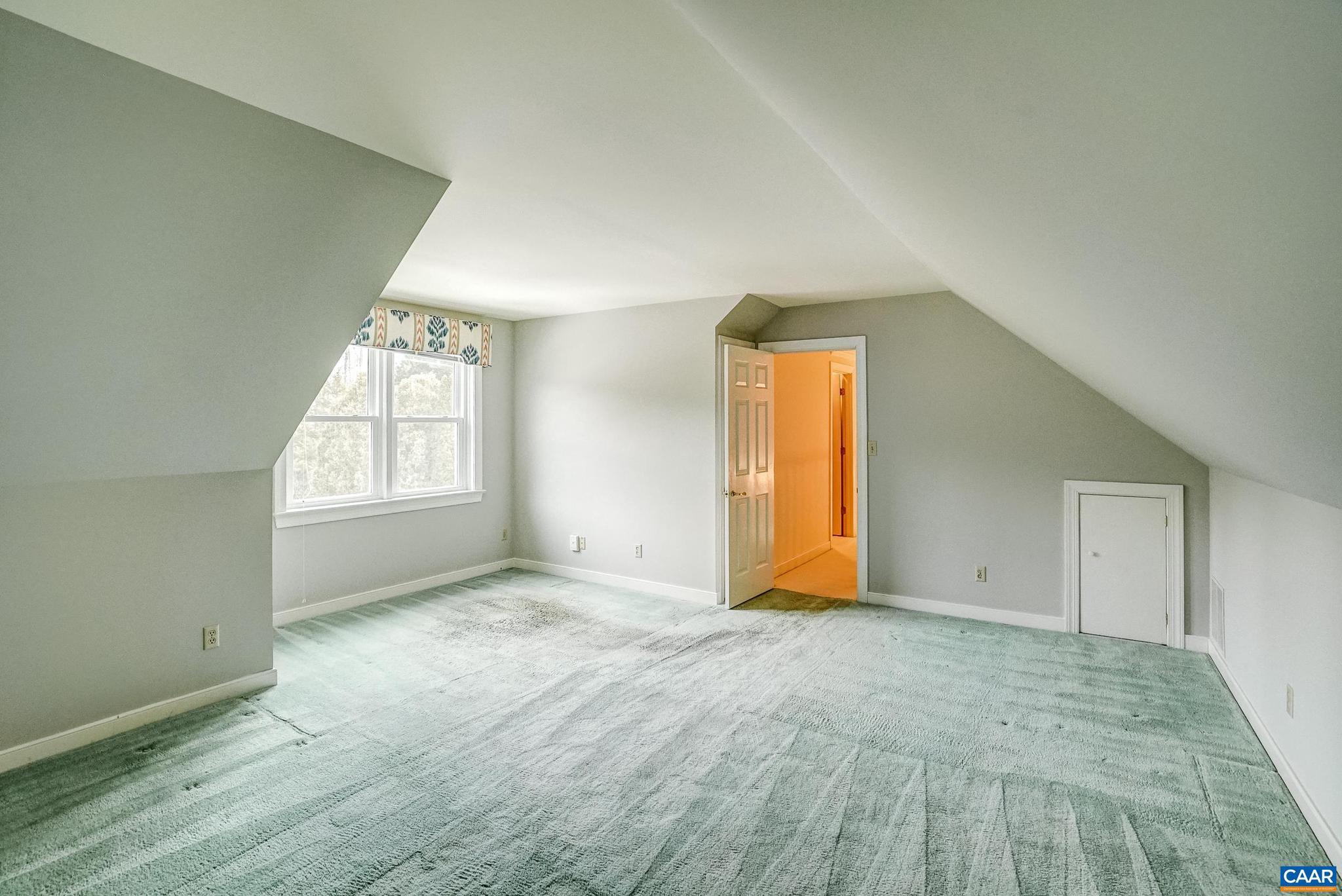 SHADWELL MOUNTAIN - Residential