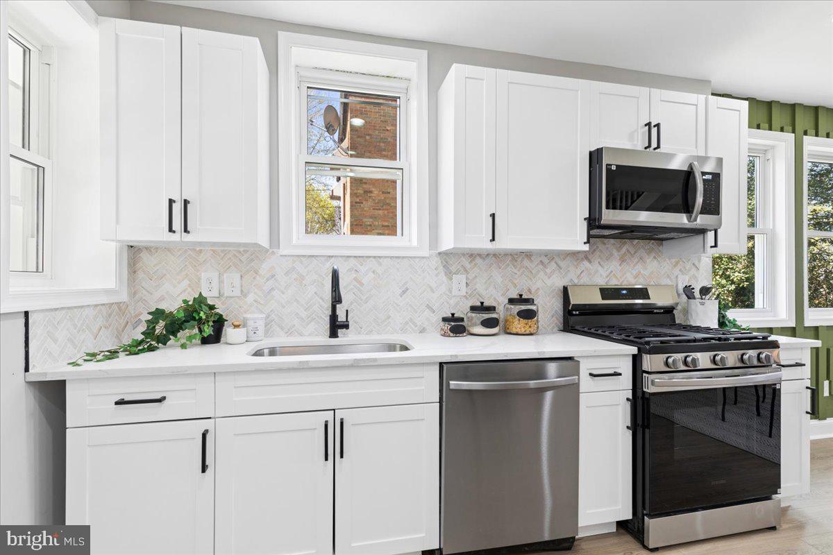 EDNOR GARDENS - LAKESIDE - Residential