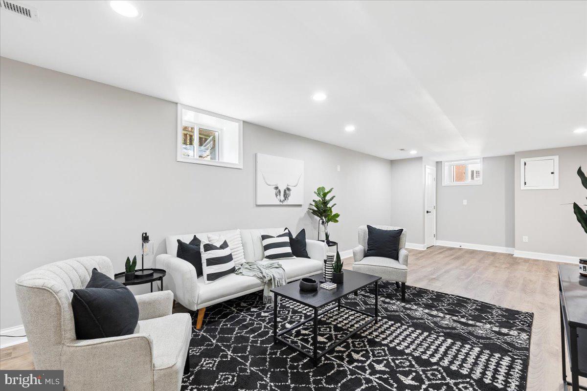 EDNOR GARDENS - LAKESIDE - Residential