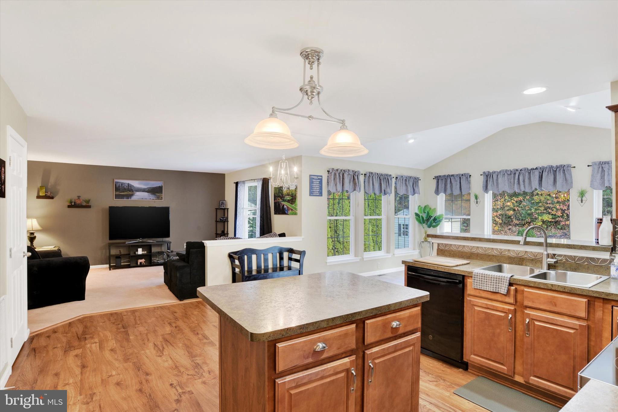 PINE RIDGE VILLAGE - Residential