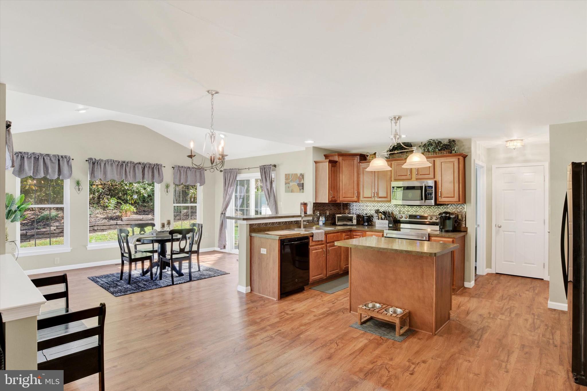 PINE RIDGE VILLAGE - Residential