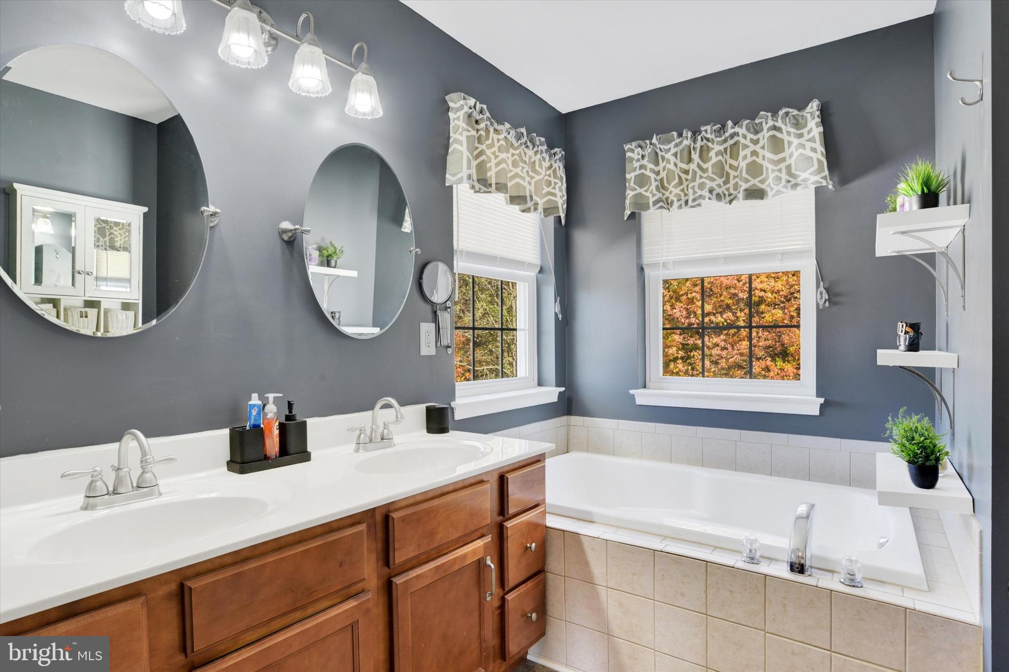 PINE RIDGE VILLAGE - Residential