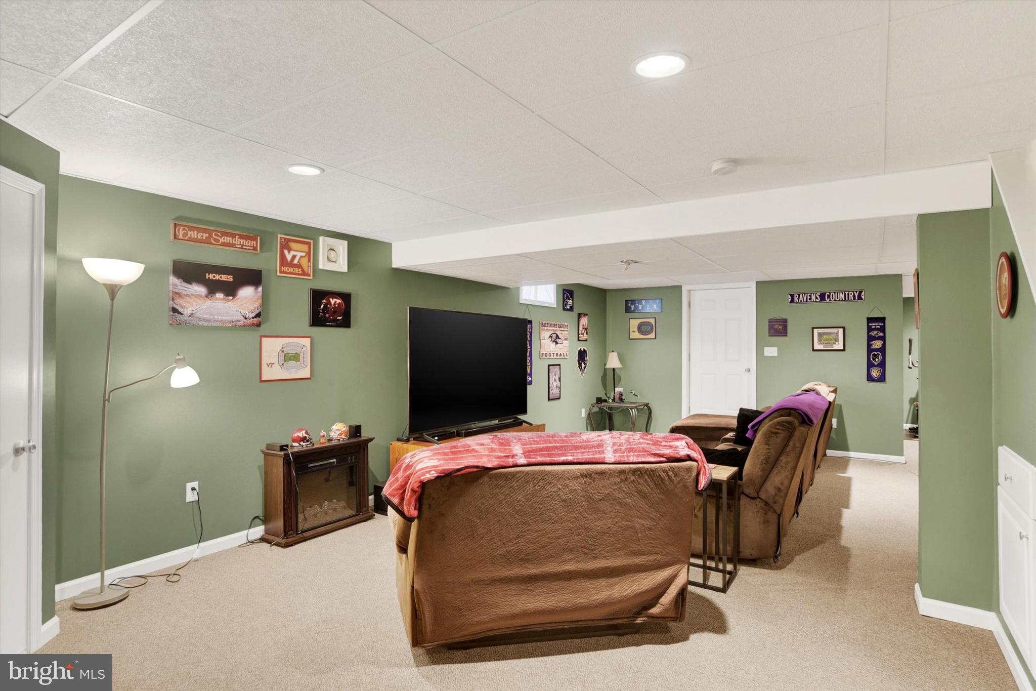 PINE RIDGE VILLAGE - Residential