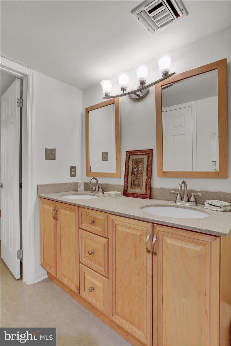 HILLTOP - Residential