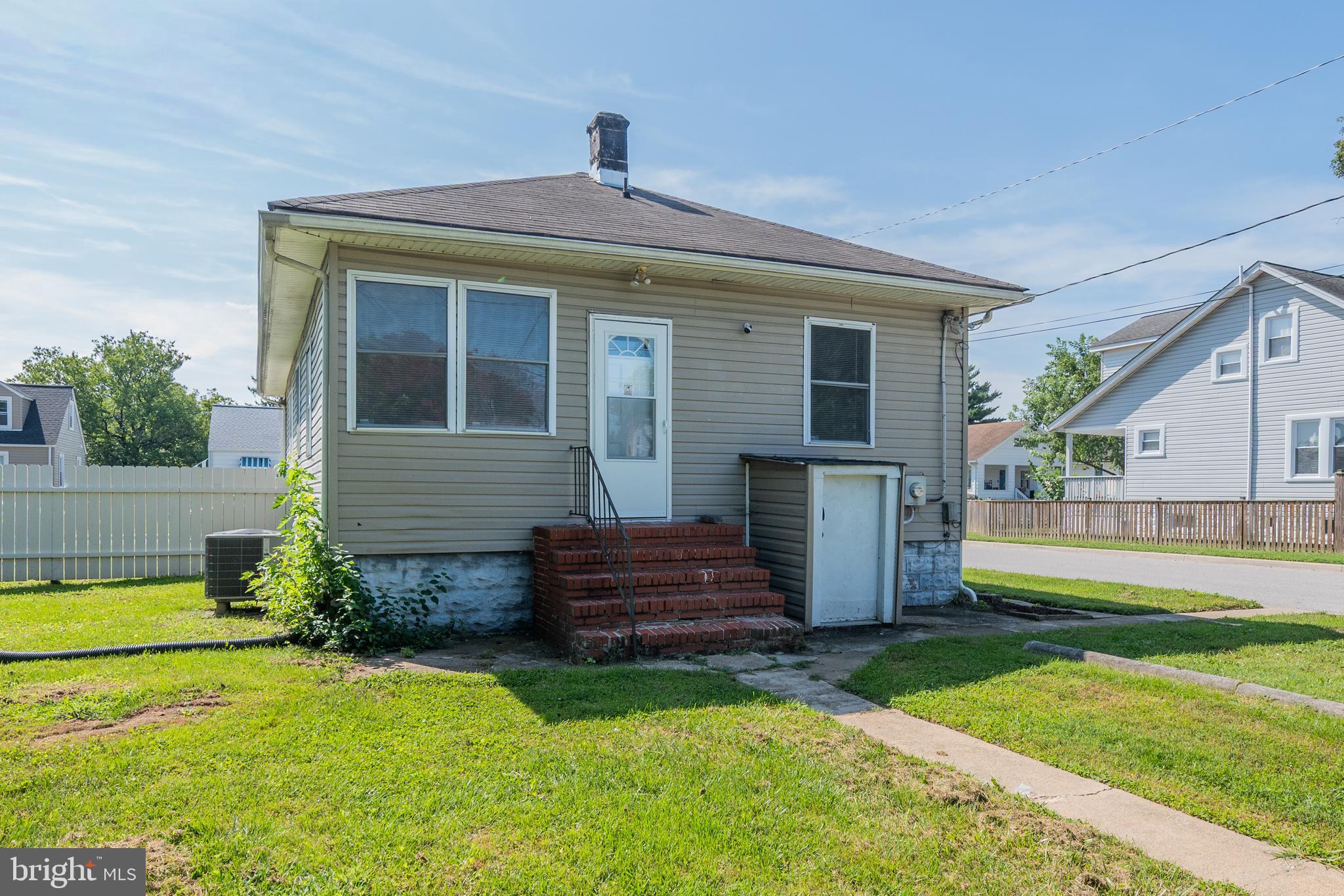 300 DORIS AVENUE