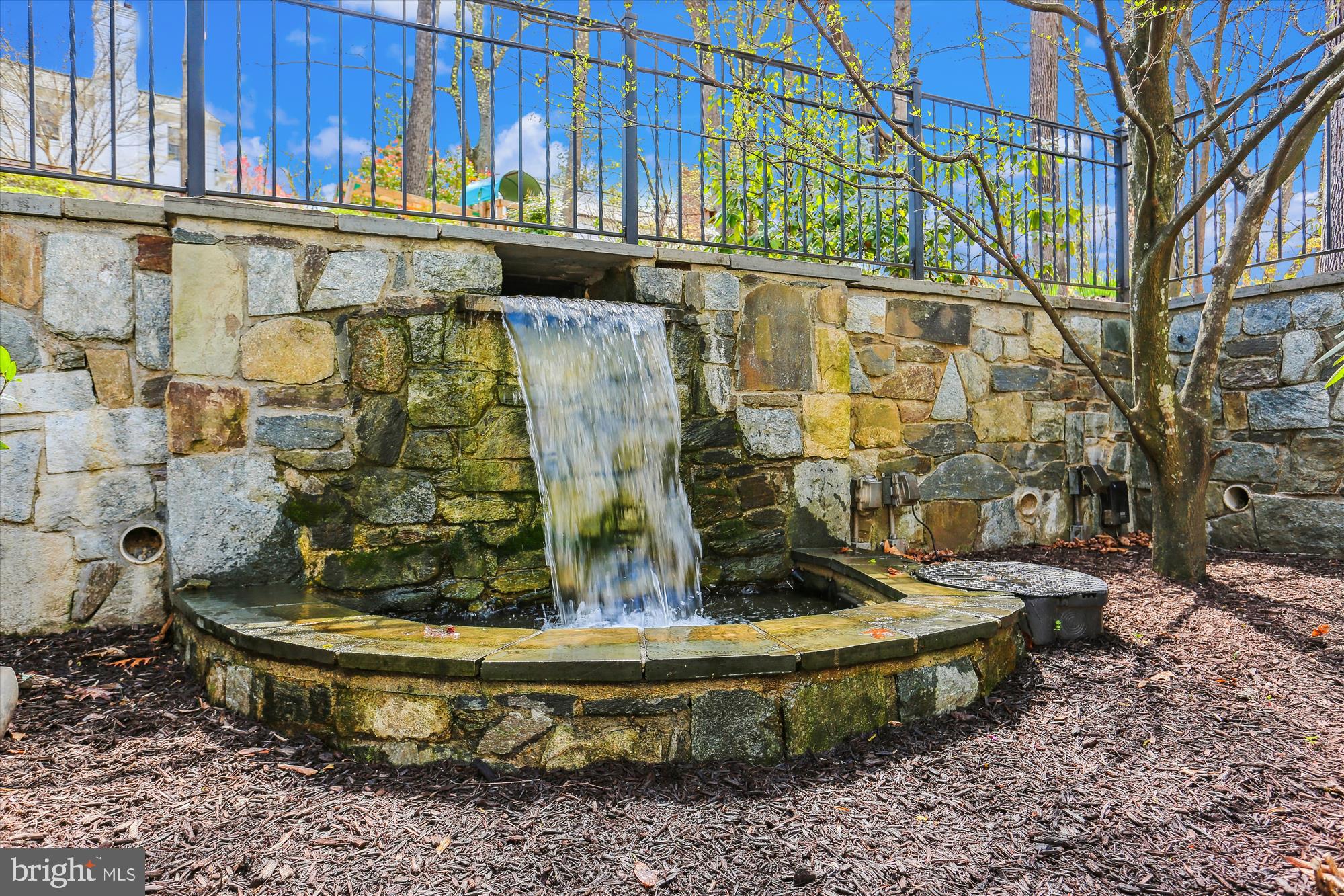 WOODSIDE FOREST - Residential