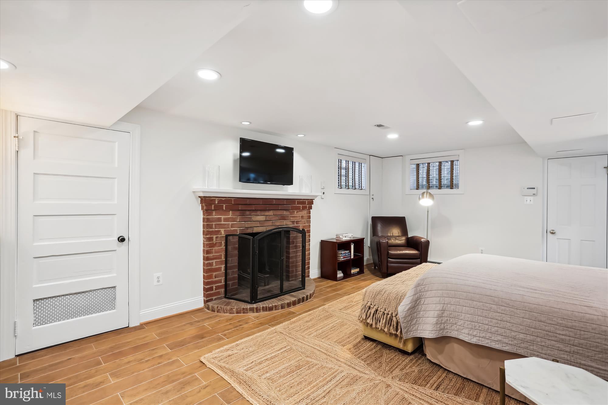 WOODSIDE FOREST - Residential